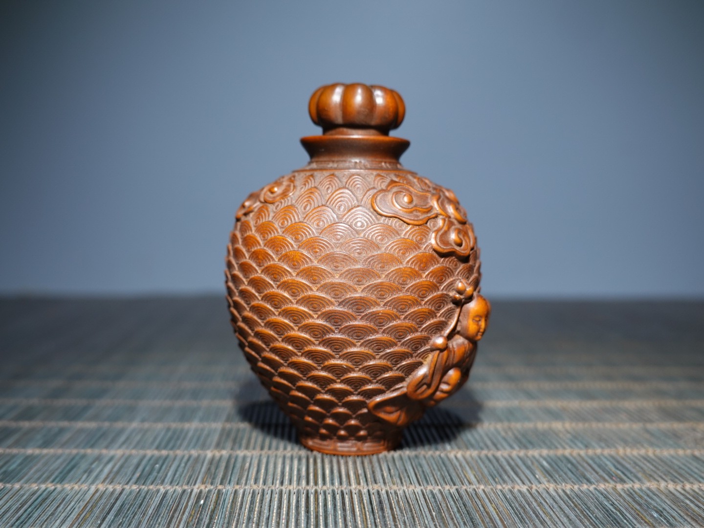 2.8″ Collect China Box-wood Carving Auspicious Clouds Children Snuff Bottle