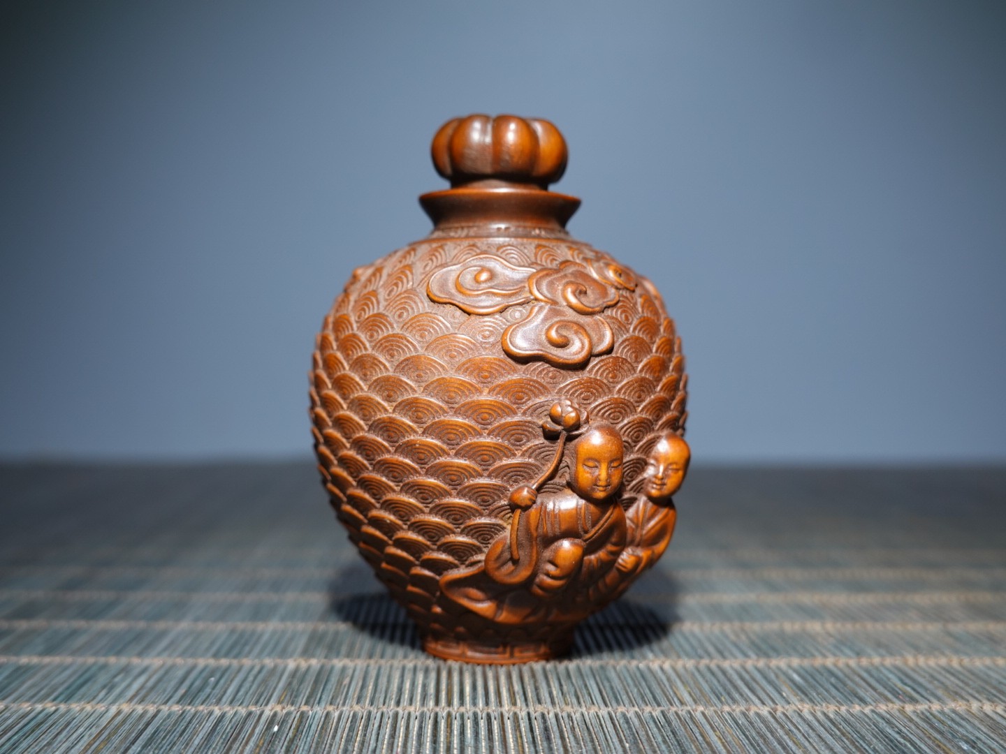 2.8″ Collect China Box-wood Carving Auspicious Clouds Children Snuff Bottle