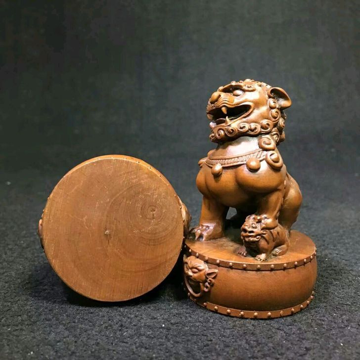 Chinese Boxwood Wood Carving Fengshui Lion Fu Foo Dog Guardion Beast Statue Pair
