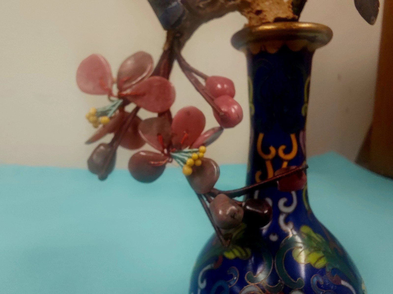 Vtg Chinese Cloisonné Vase Gemstone Flowers Metal Enamel Bird 6″ Tall VGUC