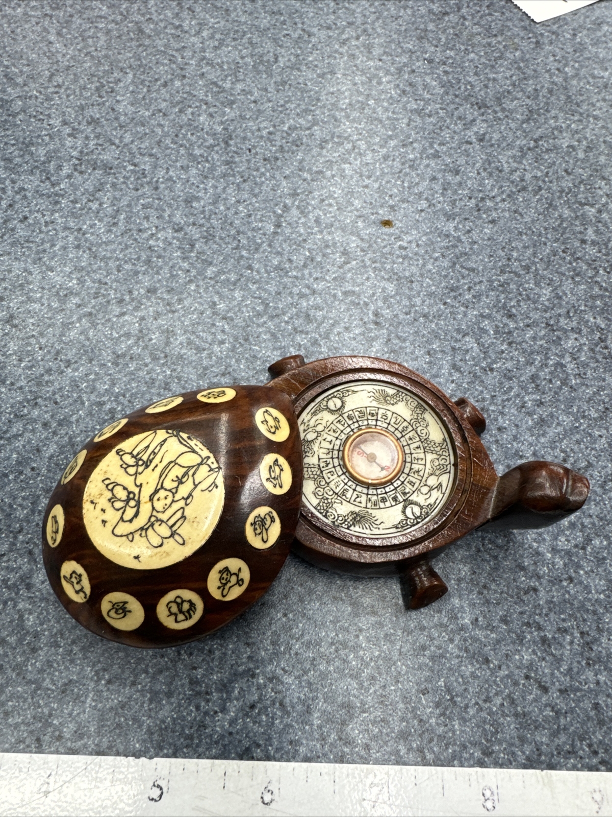 VINTAGE CARVED WOOD TURTLE OPENS TO COMPASS WITH INLAID CHINESE ZODIAC SIGNS