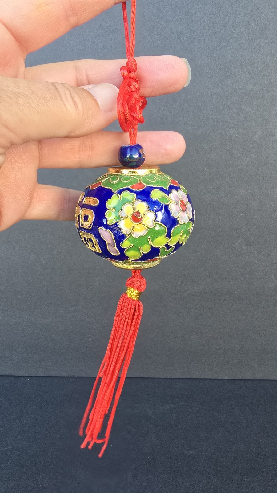Vtg Oriental Chinese Cloisonne Enamel Ball Gold Red Knot & Tassel Ornament