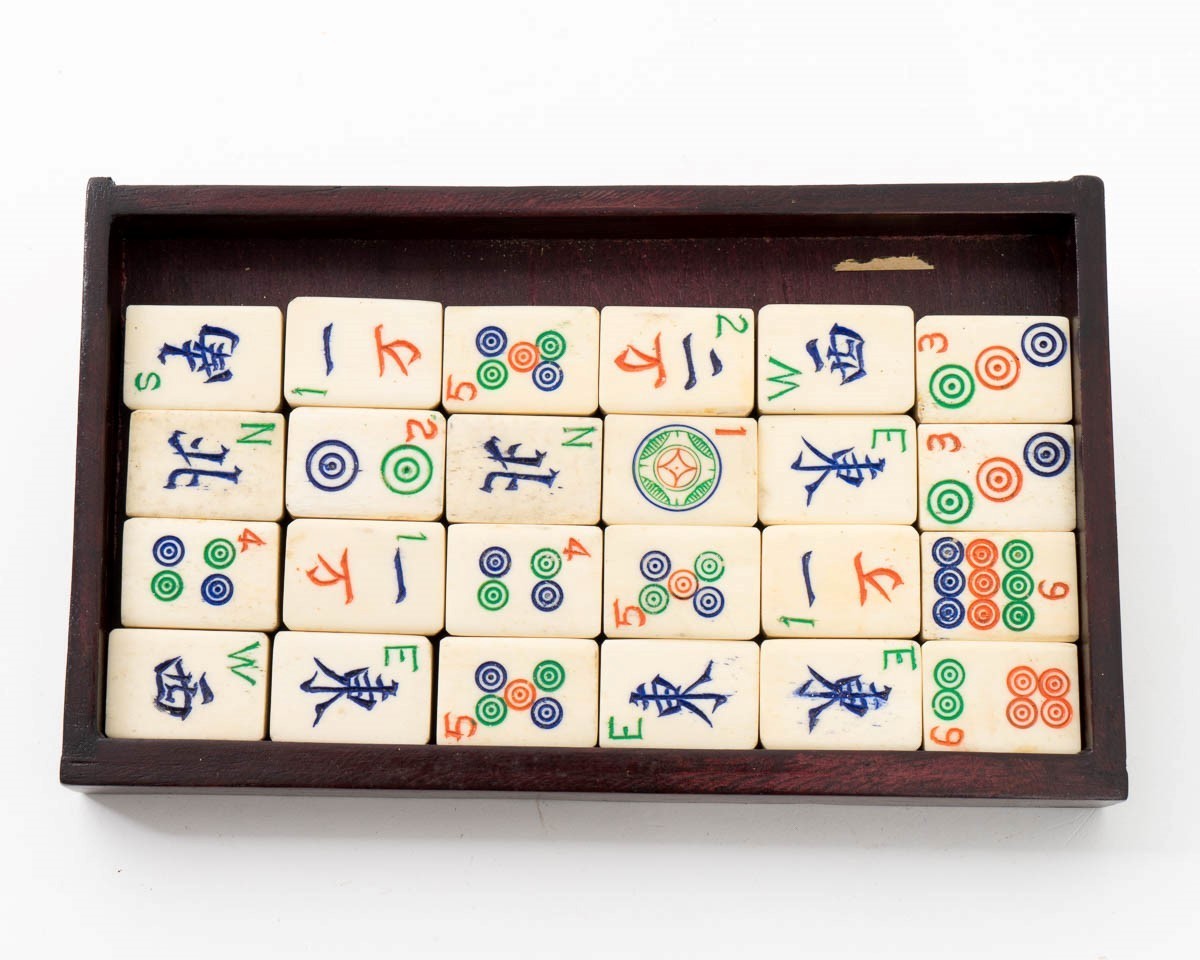 Antique 1920s Chinese Mahjongg Game Set Wood Case with Drawers 120 Painted Tiles