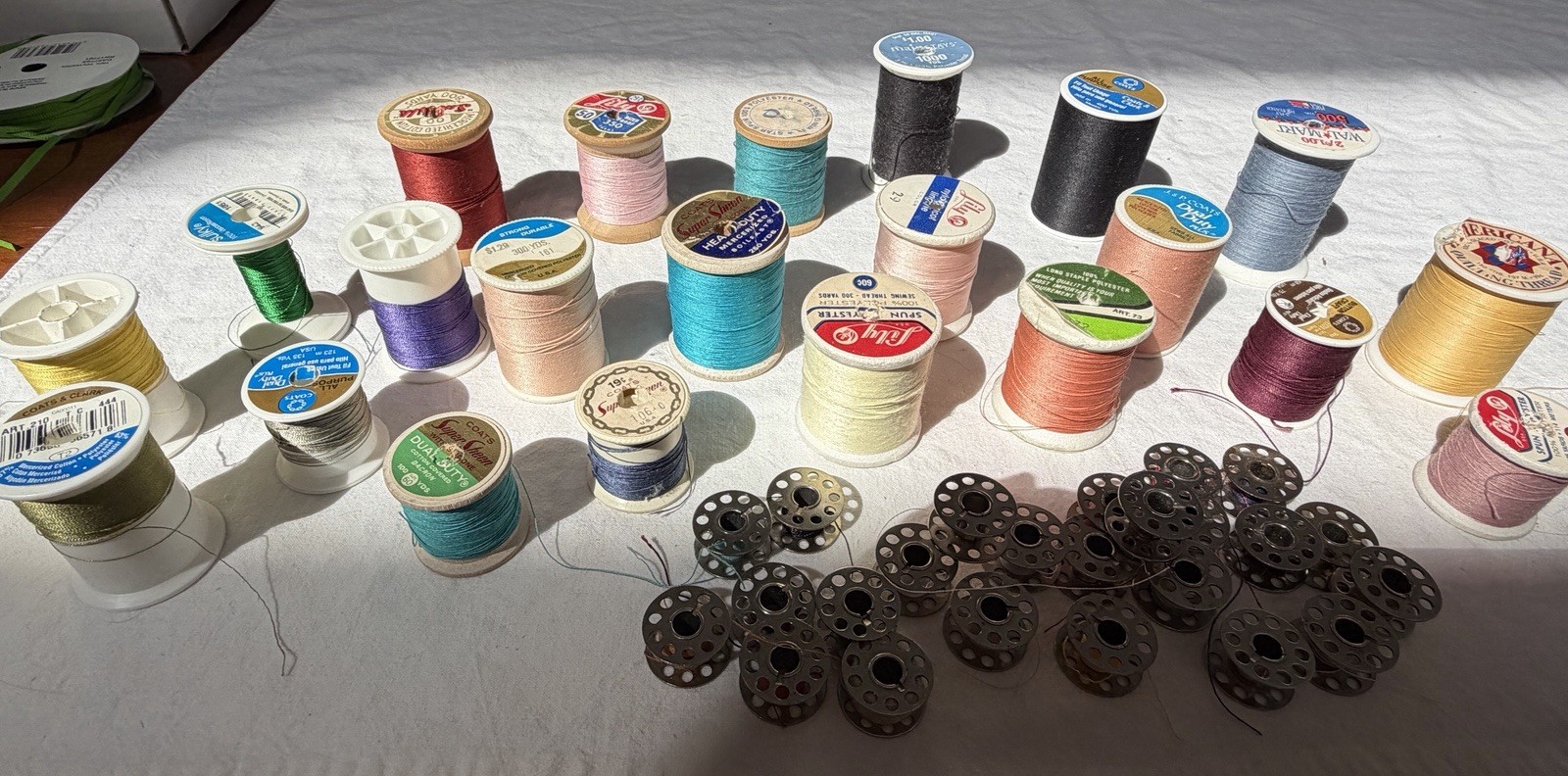 Lot Thread Lot Spools Sewing Polyester Rayon Various Color Size Sewing Bobbins