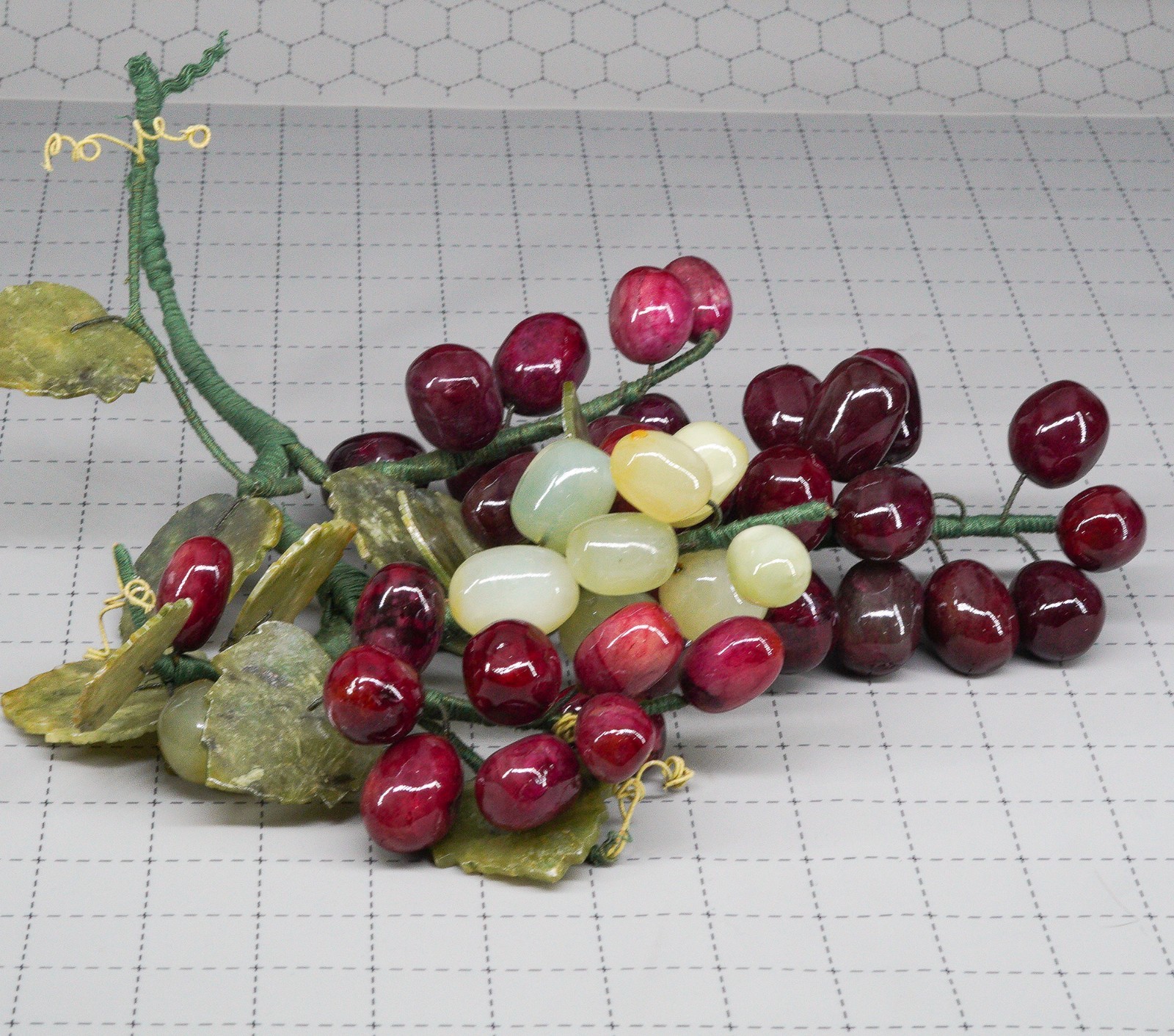 Vtg 12″ Jade Nephrite Celadon Stone Green & purple Grape Cluster w/ leaves 2.5lb