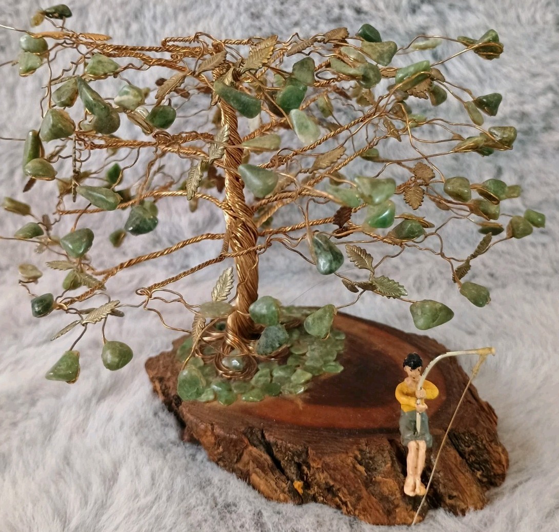 Vintage Bonsai Aventurine Tree Wooden Base Copper Wire Tree With Fisherman
