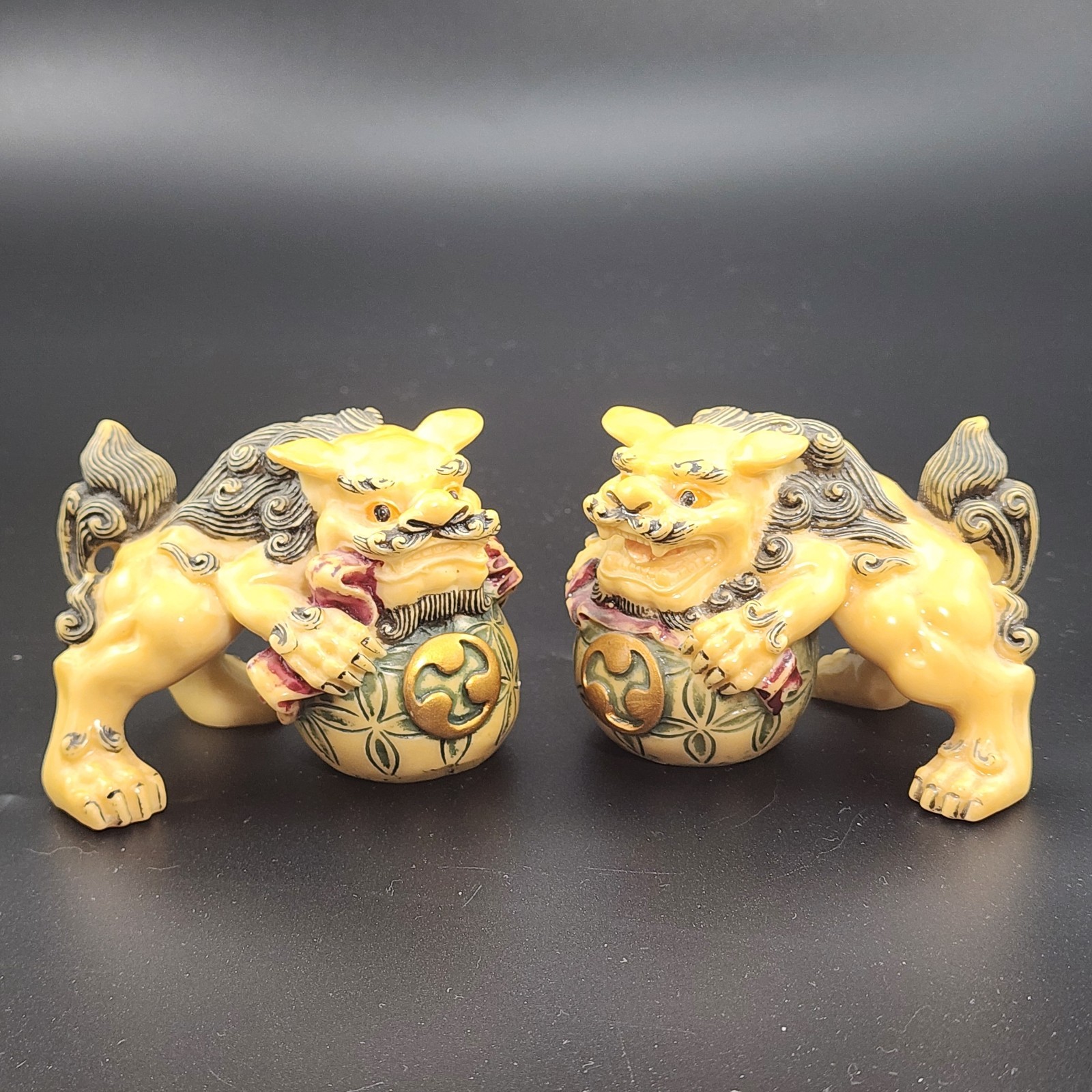 Pair Oriental Foo Fu Dog Figures Khara 2 Lions Vintage 2.5″h X 3″l Resin MCM