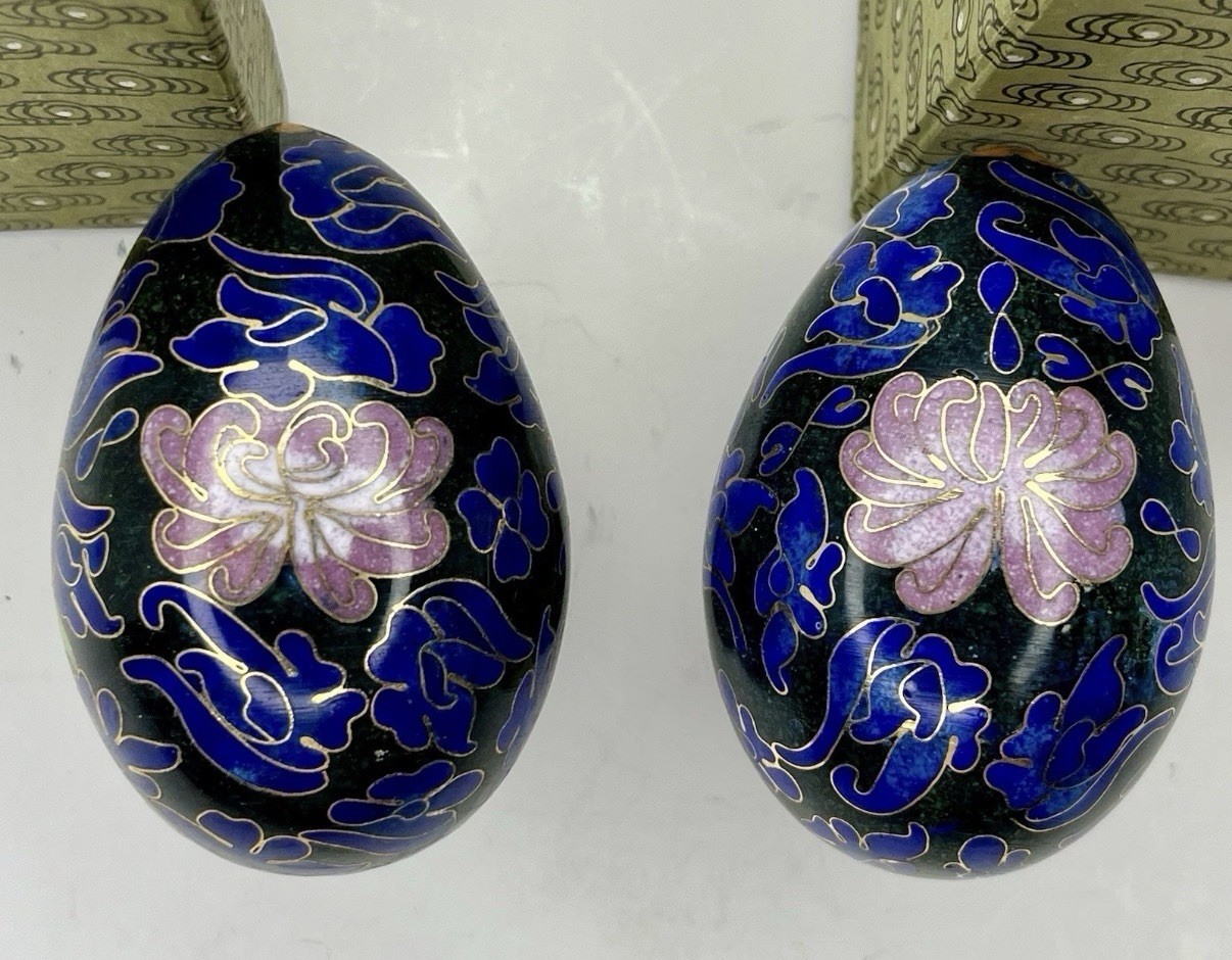 2 Vintage Handmade Chinese Cloisonne Copper Enamel Egg Traditional Floral Motif