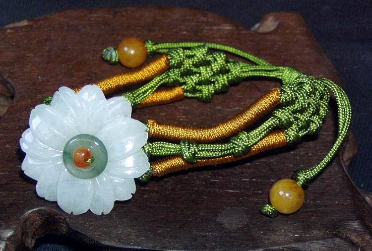ELEGANT Chinese hand CHAIN: Jade beauty Jasmine