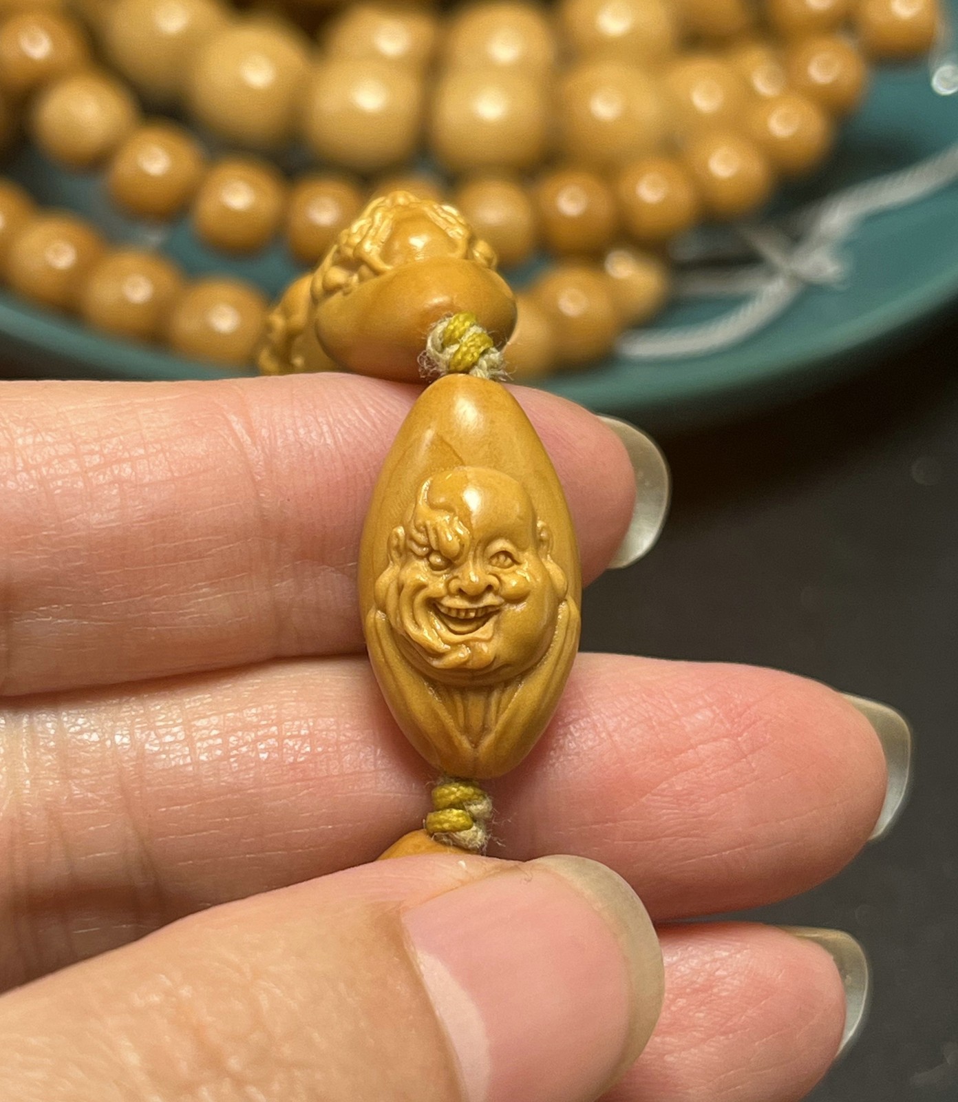 China Olive Dentoliva 10PCS Mini Small Beads Relief Carving Evil Monk Bracelet