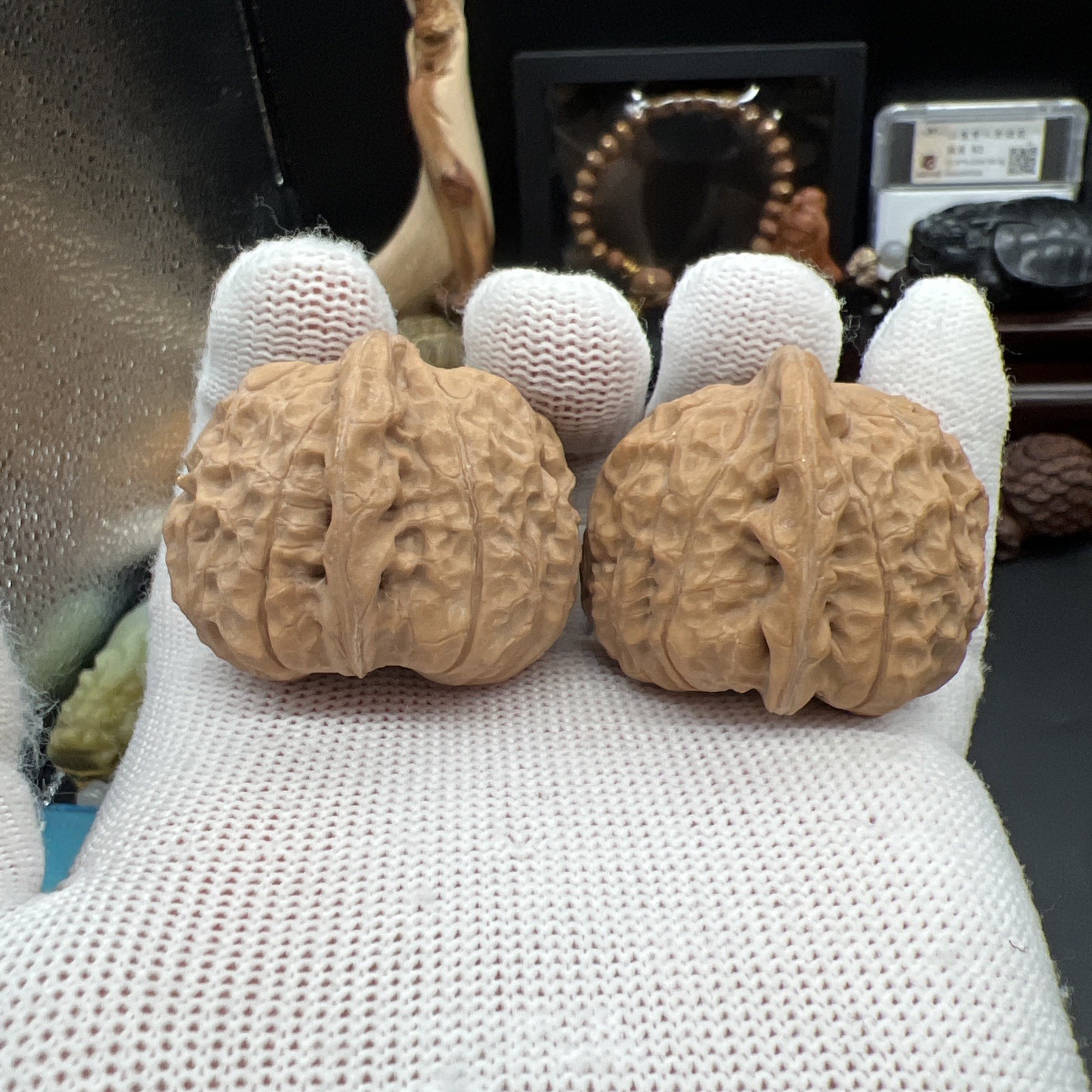 Pair of Match Chinese Health Walnut Collection40×42.5×36mm 精配文玩核桃 ～全品元宝大凹底南瓜🎃墩