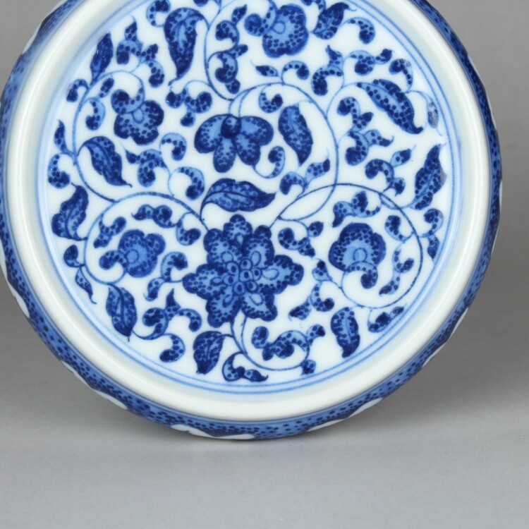 3.1″ Chinese Ming Blue-and-white Porcelain Lotus Flower Branch Plate