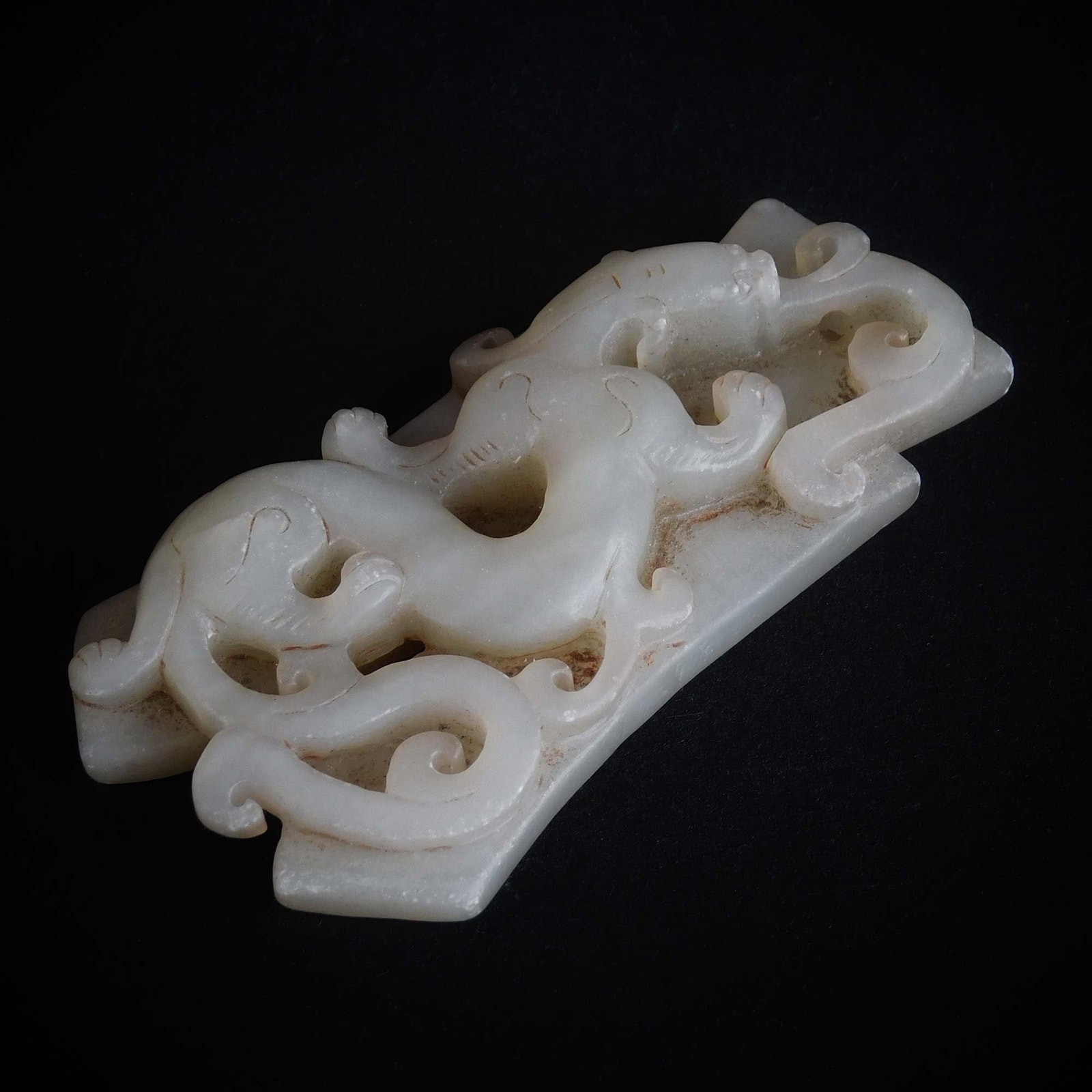 Serpentine Jade Chilong Dragon on Spade Charm Bubi Toggle 蛇纹玉螭龍布幣吊墜
