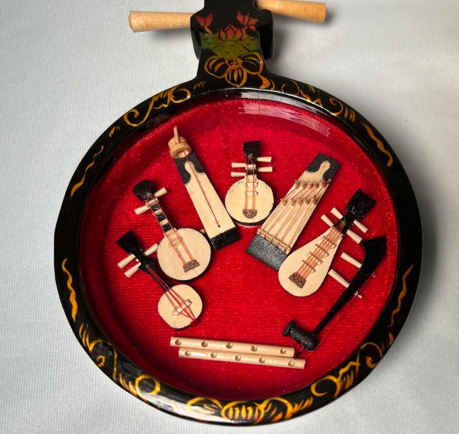 Chinese Black Lacquer Ruin-Shaped Shadow Box 8 Miniature Instruments 8.25″ READ