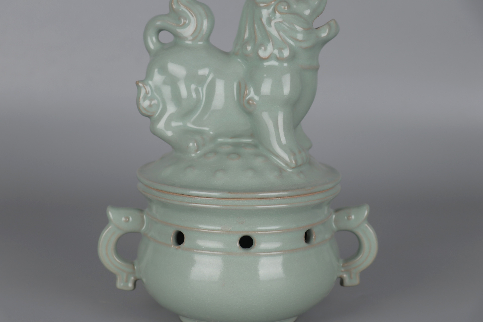 7.4″ China Porcelain Ru Kiln Cracked Glaze Animal Foo Fu Dog Lion Incense Burner