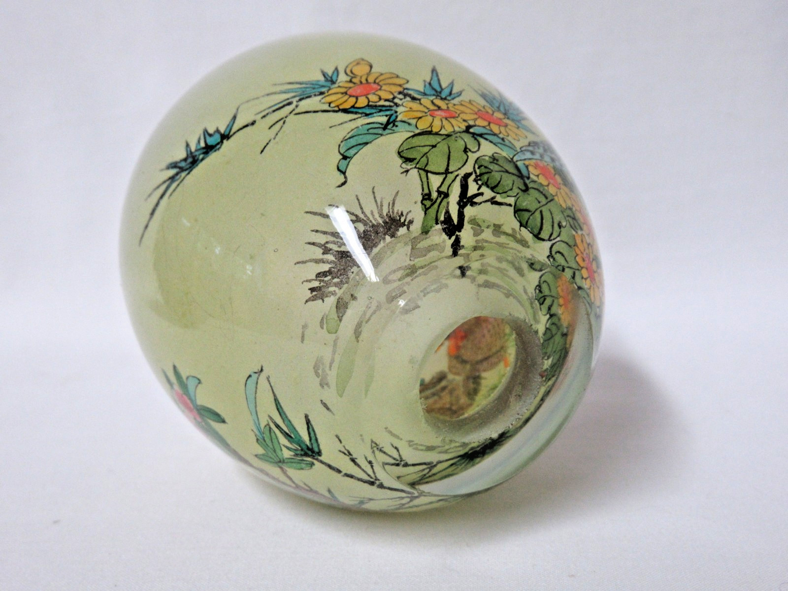VINTAGE ORIENTAL ASIAN REVERSE HAND PAINTED GLASS EGG & STAND IN ORIGINAL BOX