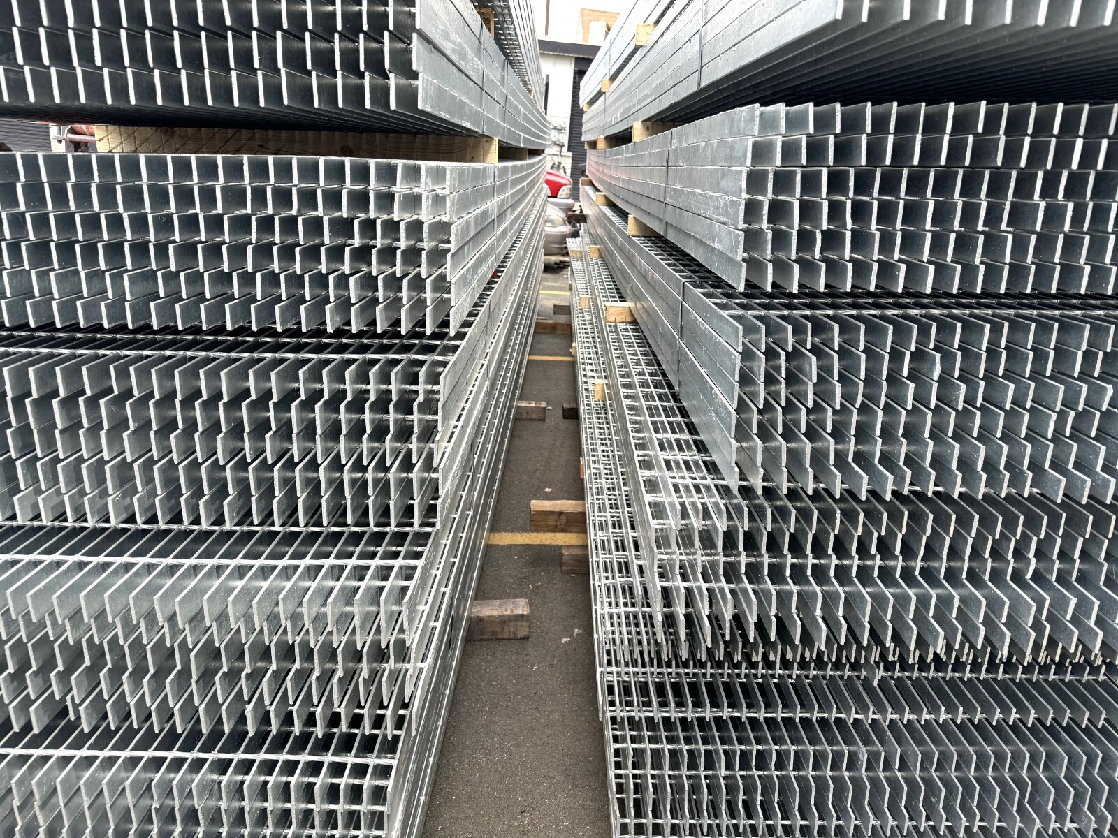Electro Forged Hot Dip Galvanized Steel Bar Grating – 1-1/4” (32MM) – 19-W-4