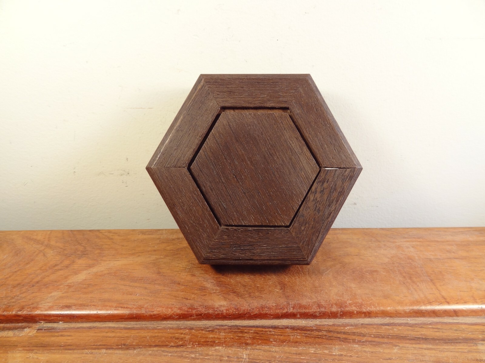 Hexagon Display Stand – Jichi Wood – 5″x4 1/4″