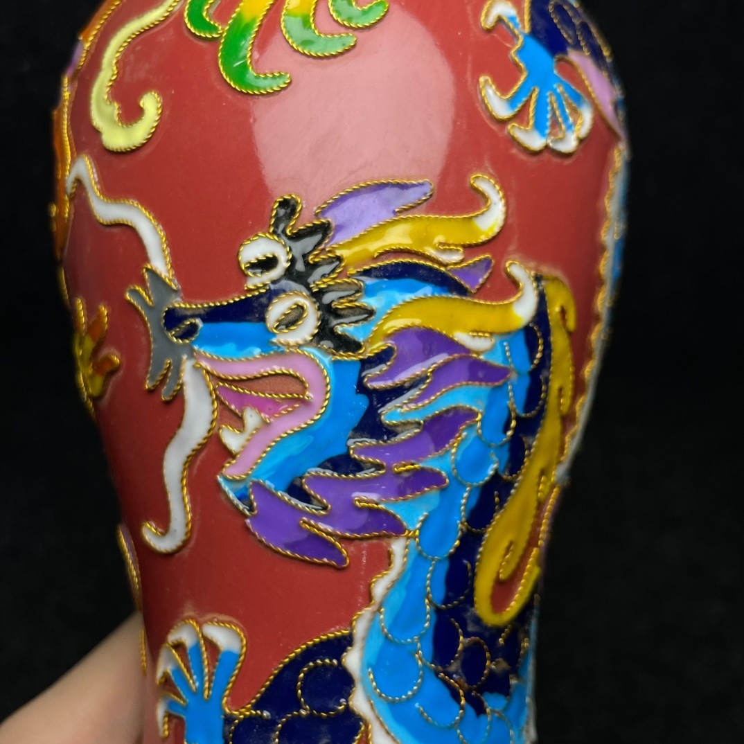 Imperial cloisonn é enamel multicolored glazed porcelain vase