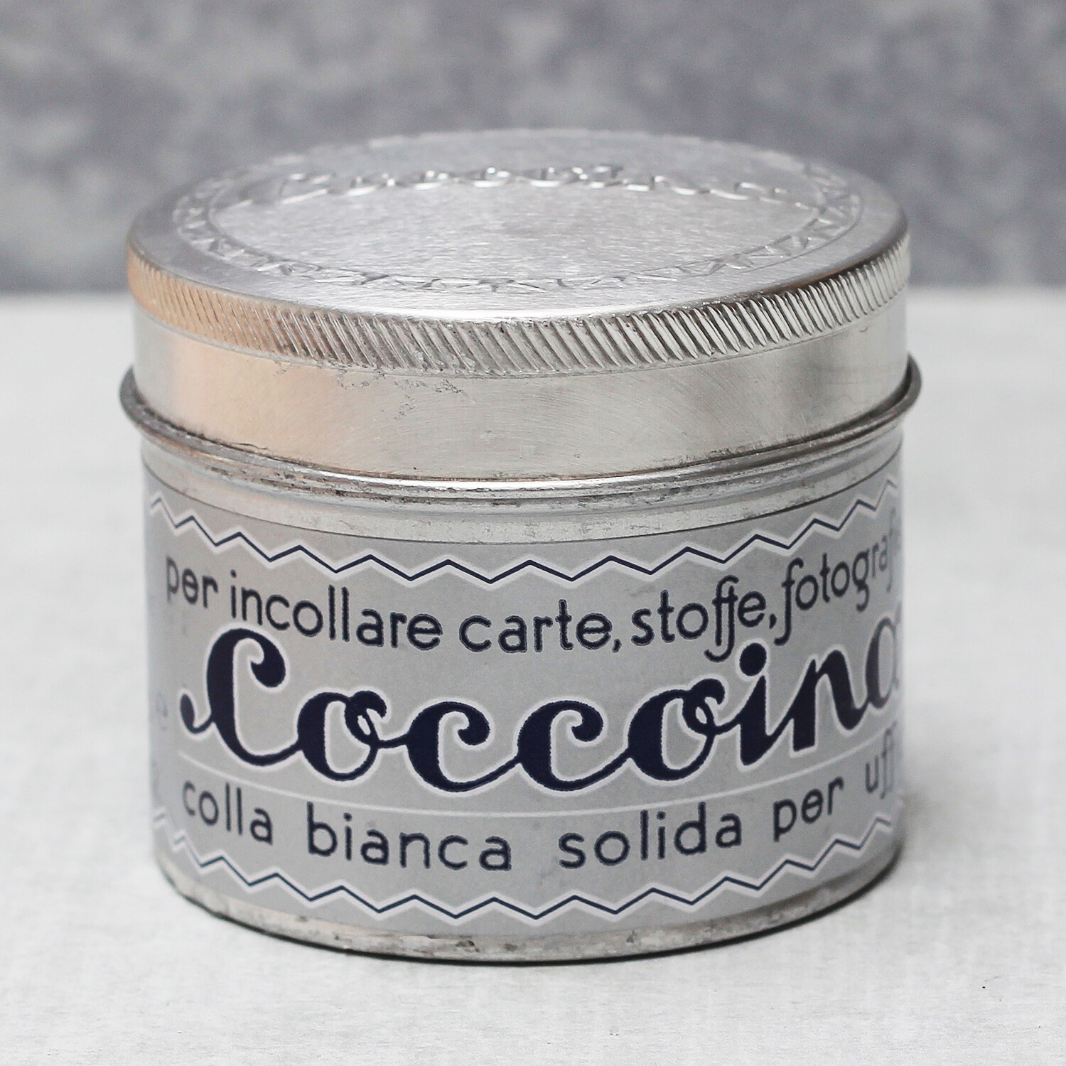 COCCOINA Iconic White Paste Tin with Brush – 125 Gram (4.4 Ounces)