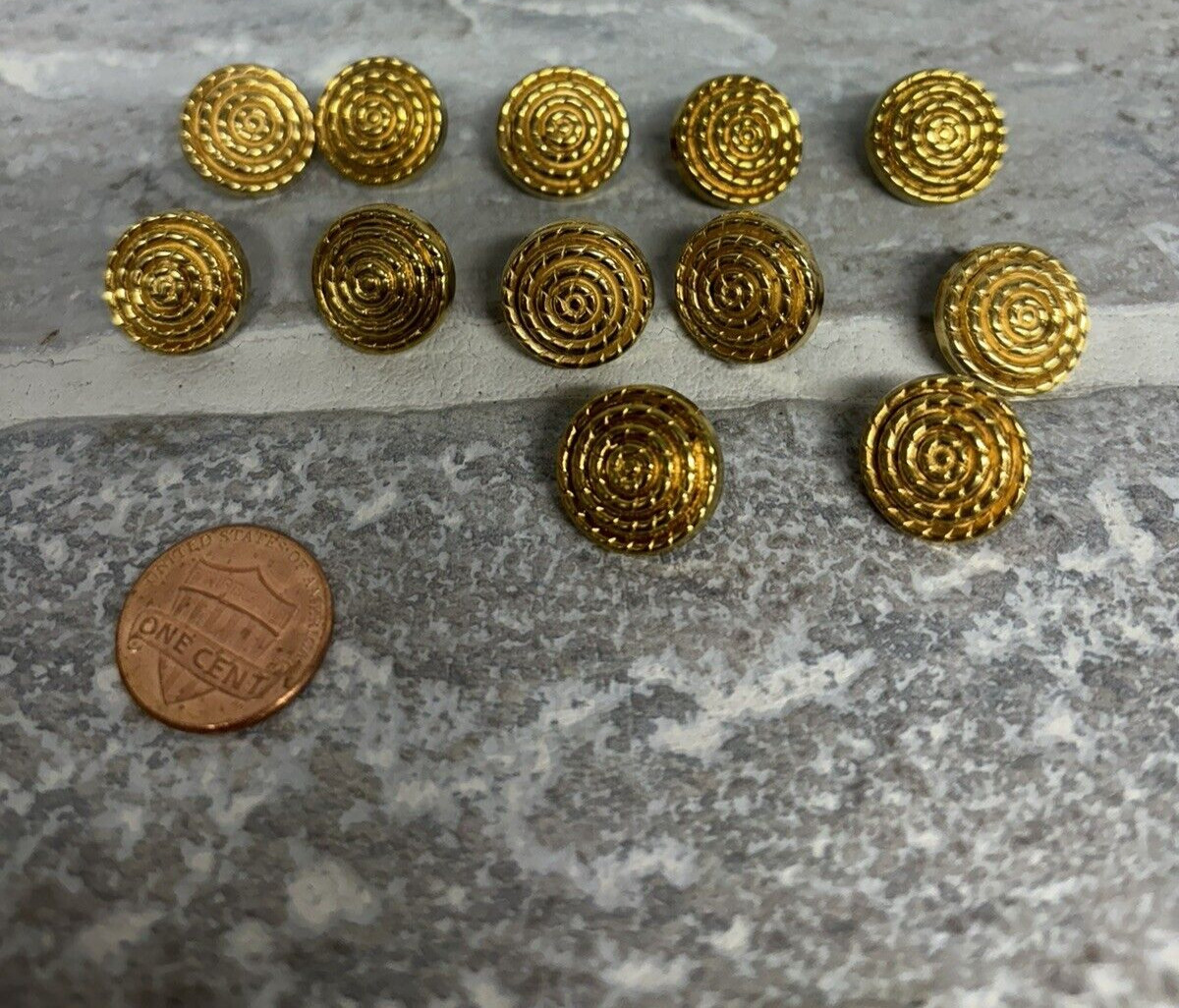 Lot of 12 Gold Tone Vintage Round Texture Buttons Plastic 18mm 5/8″ 90’s shank