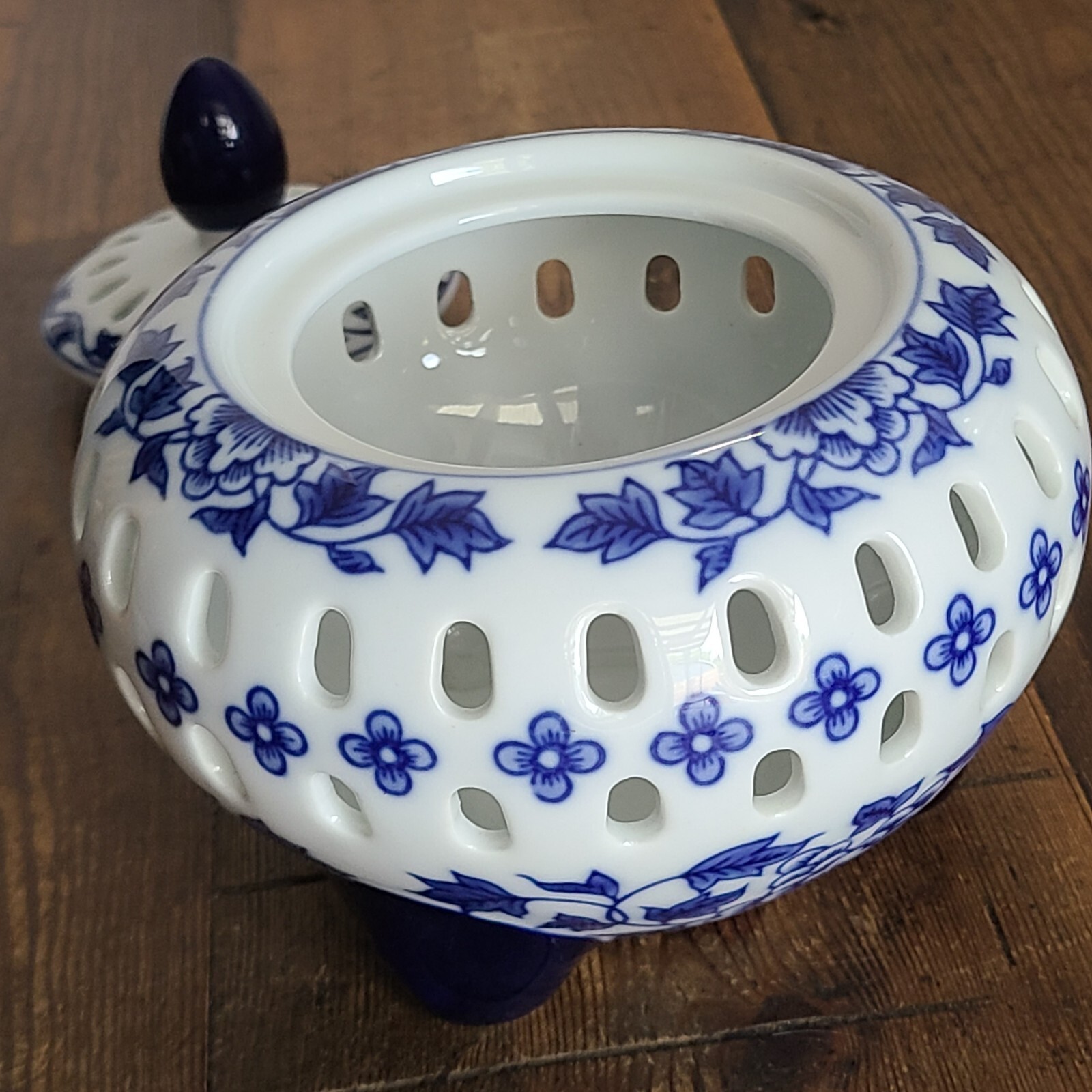Vintage Bombay Incense Burner Blue & White 6″ in Diameter