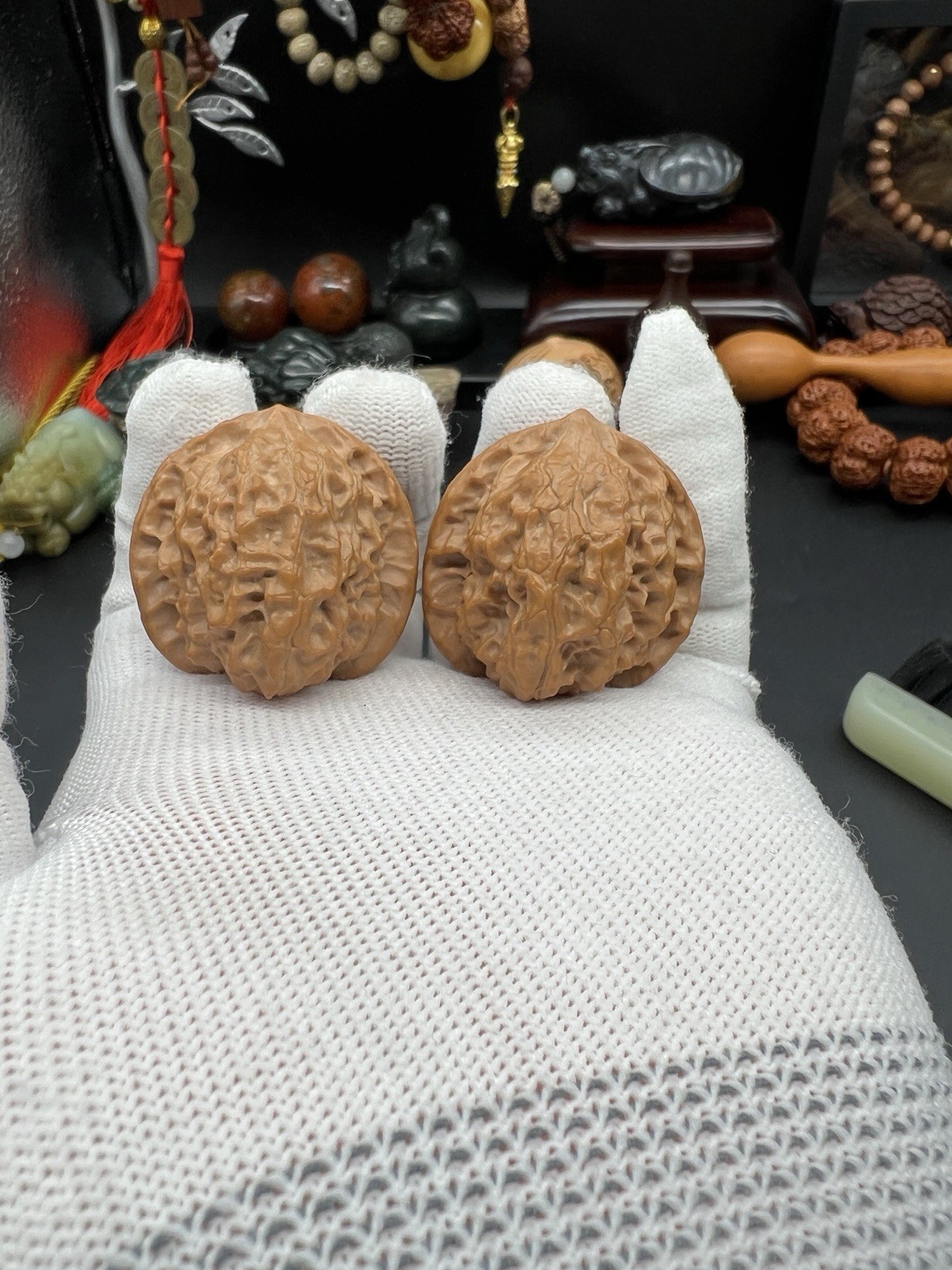 Pair of Match Chinese Health Walnut 38×37×36mm 精配文玩核桃～刀子狮子头