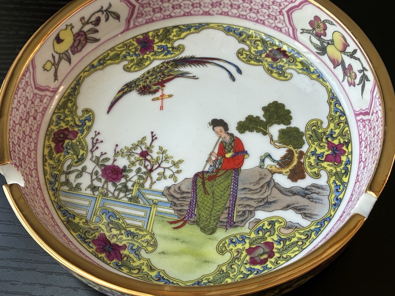 Pair of VTG Chinese Porcelain Famille Rose Ashtrays in Silk Presentation Box