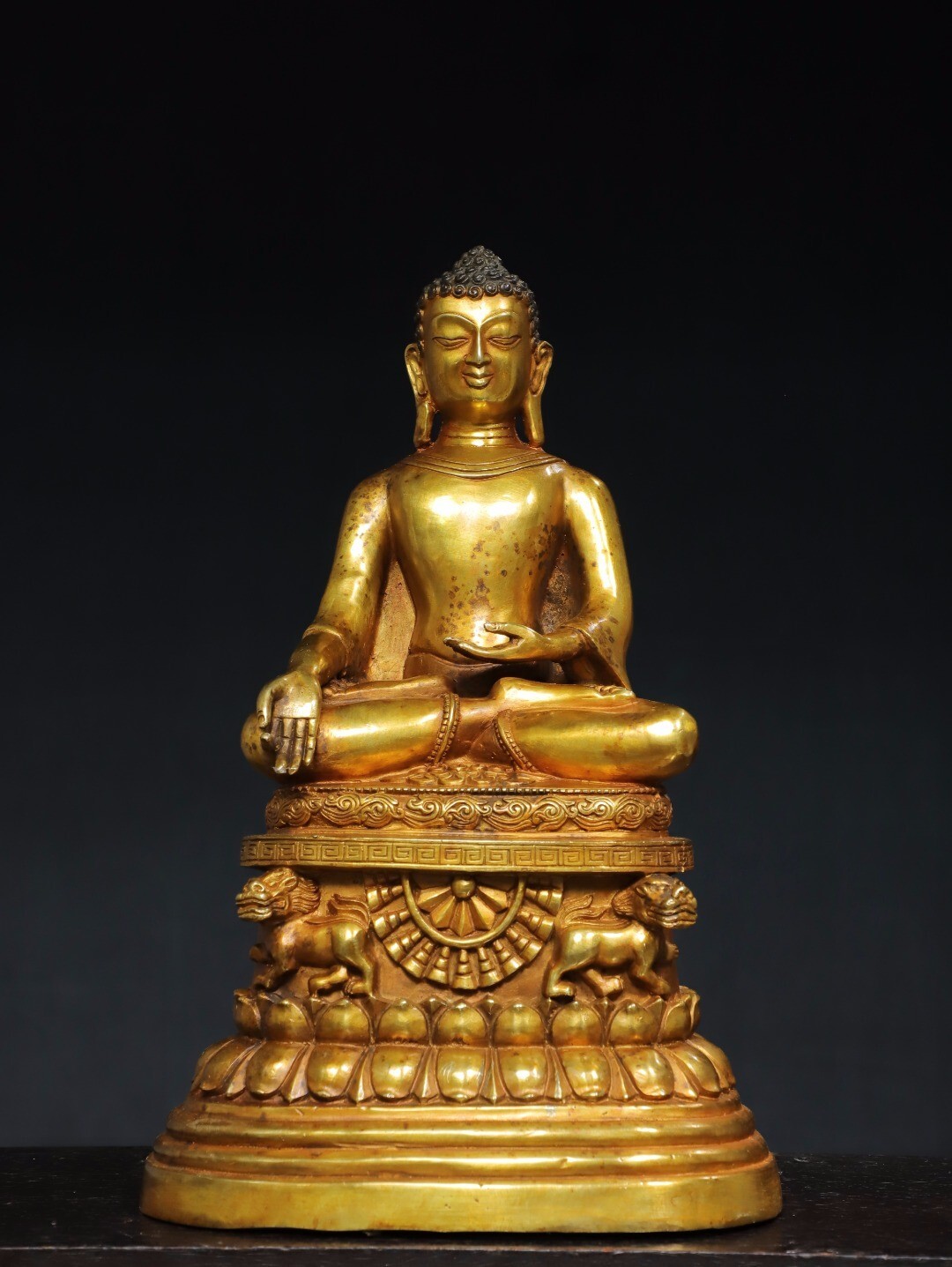 Bronze gilded statue of Amitabha Buddha
