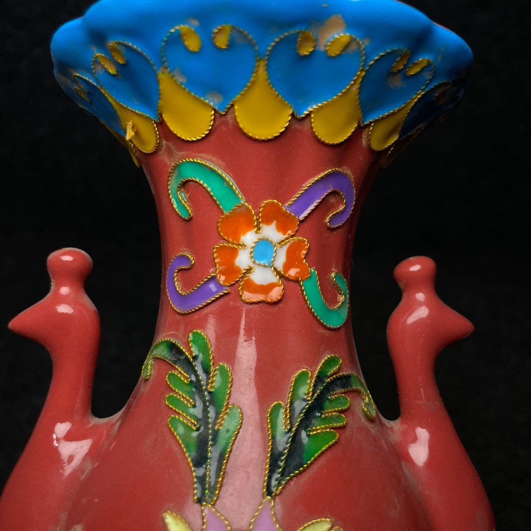 Imperial cloisonn é enamel multicolored glazed porcelain vase