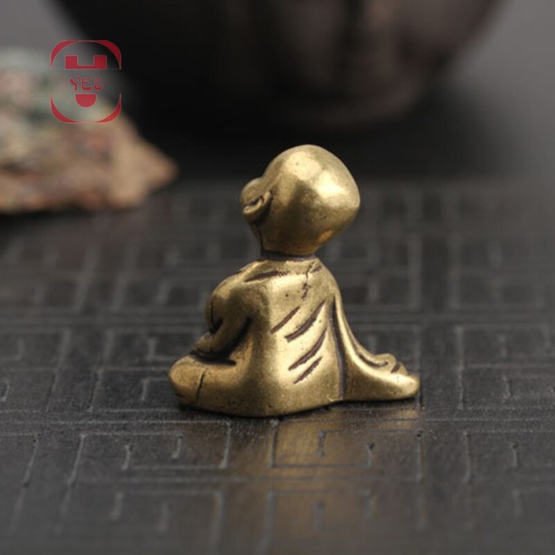 Mini Portable Retro Brass Little Monk Buddha Zen Statue Pocket Sitting Hand Toy