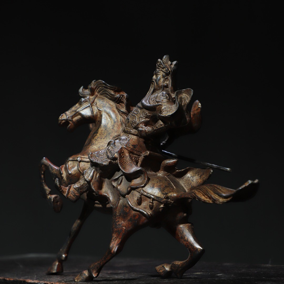 Bronze mud gold cinnabar statue of Guan Gong