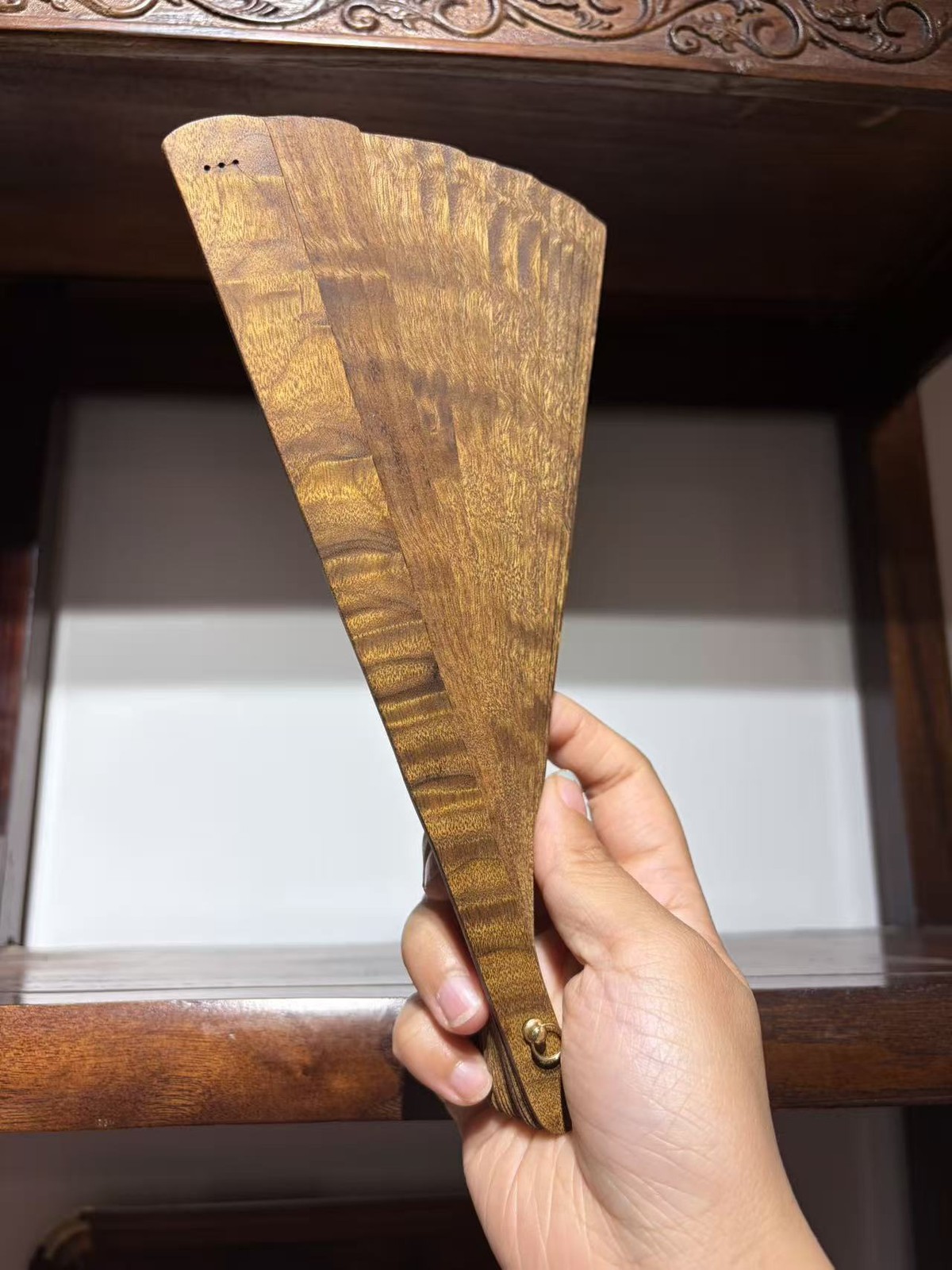 Handcrafted Golden Phoebe Wood Folding Fan – Natural Wood Grain & Elegant Design