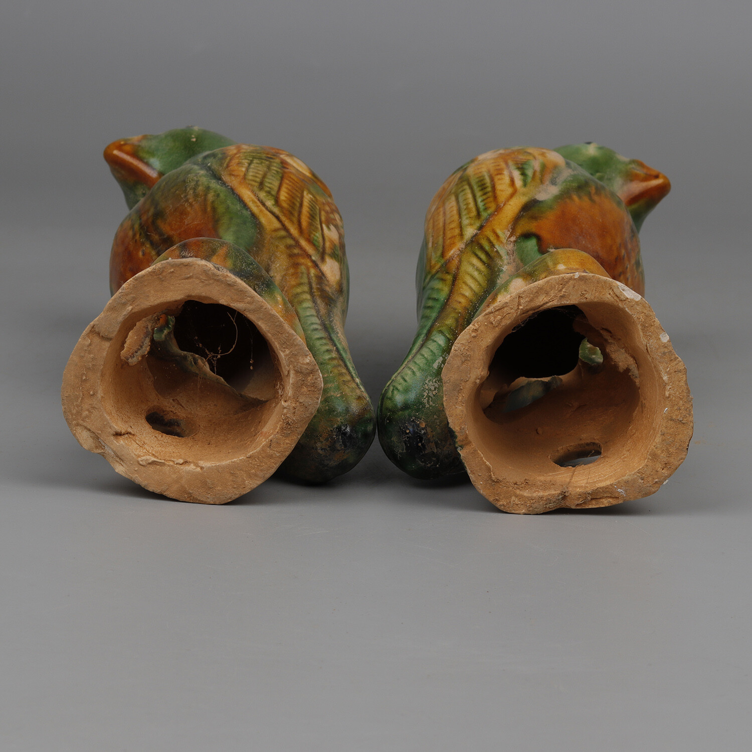 25CMChina Jingdezhen Tri-coloured Glazed Pottery Porcelain Duad Parrot Statues2