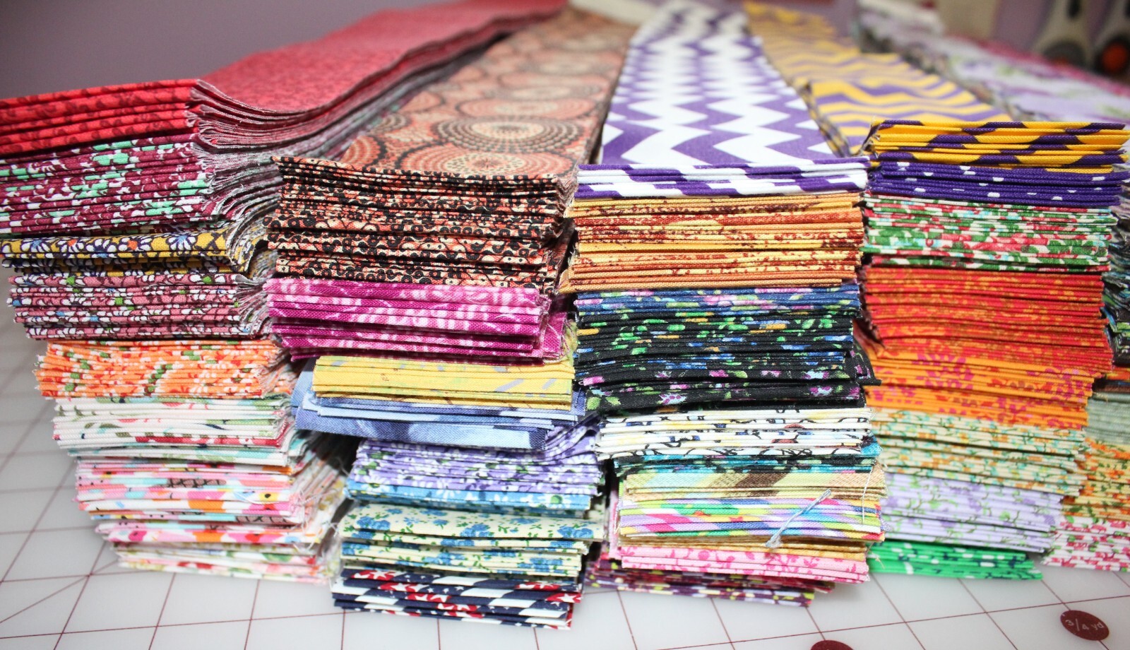 75 PC 2.5″ JELLY ROLL Strips Mixed 100% Cotton Fabric-Quilt-Sew Grab Bag