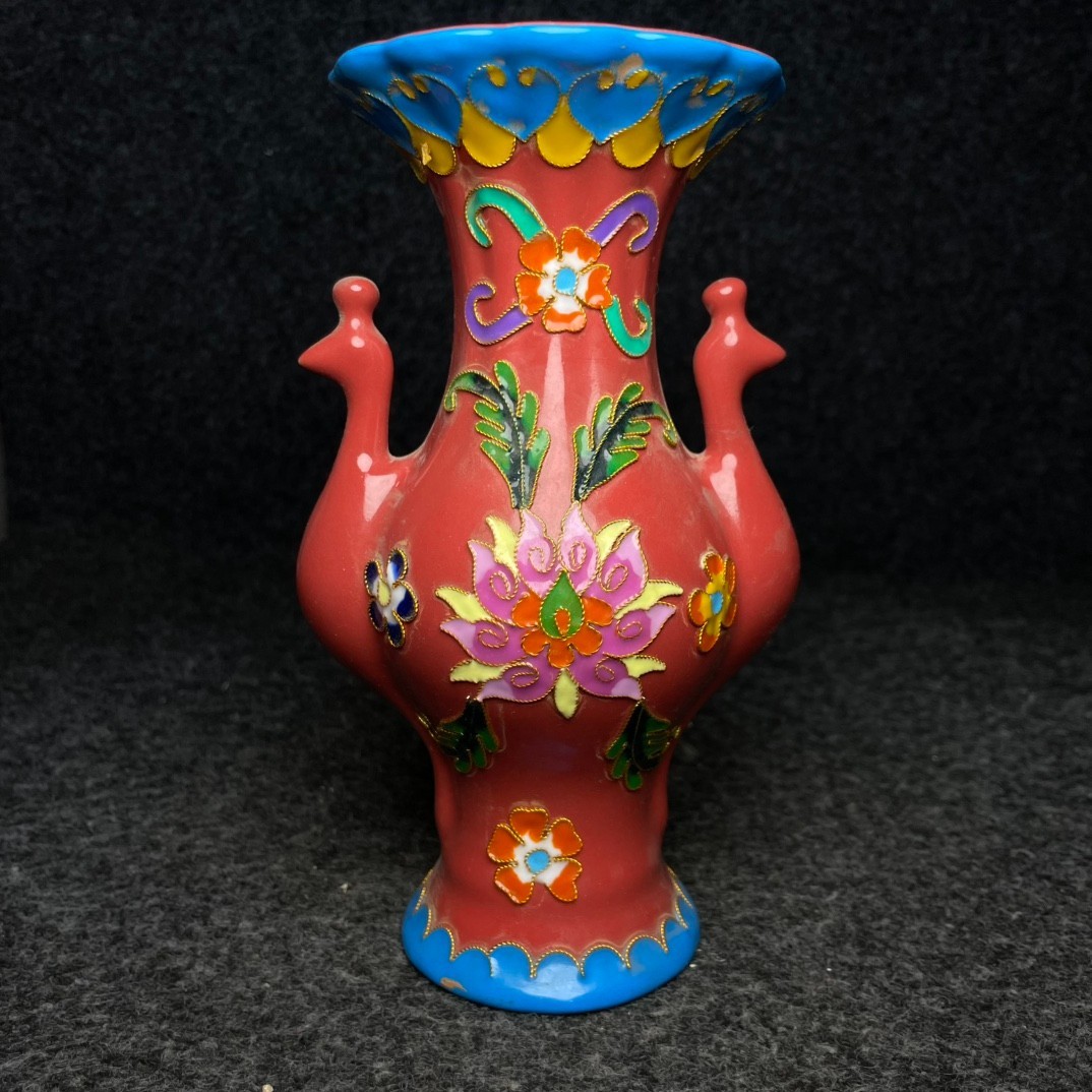 Imperial cloisonn é enamel multicolored glazed porcelain vase