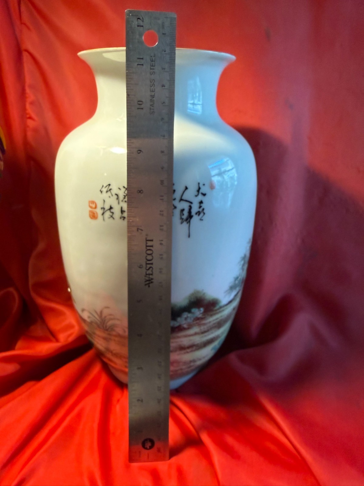 12 inches Chinese Vase Collectible