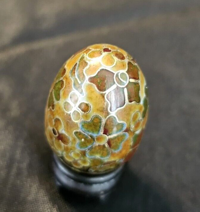 4 Vtg Chinese Small 1.5″ Cloisonne Multicolor Eggs Floral & Gold accents w/Stand