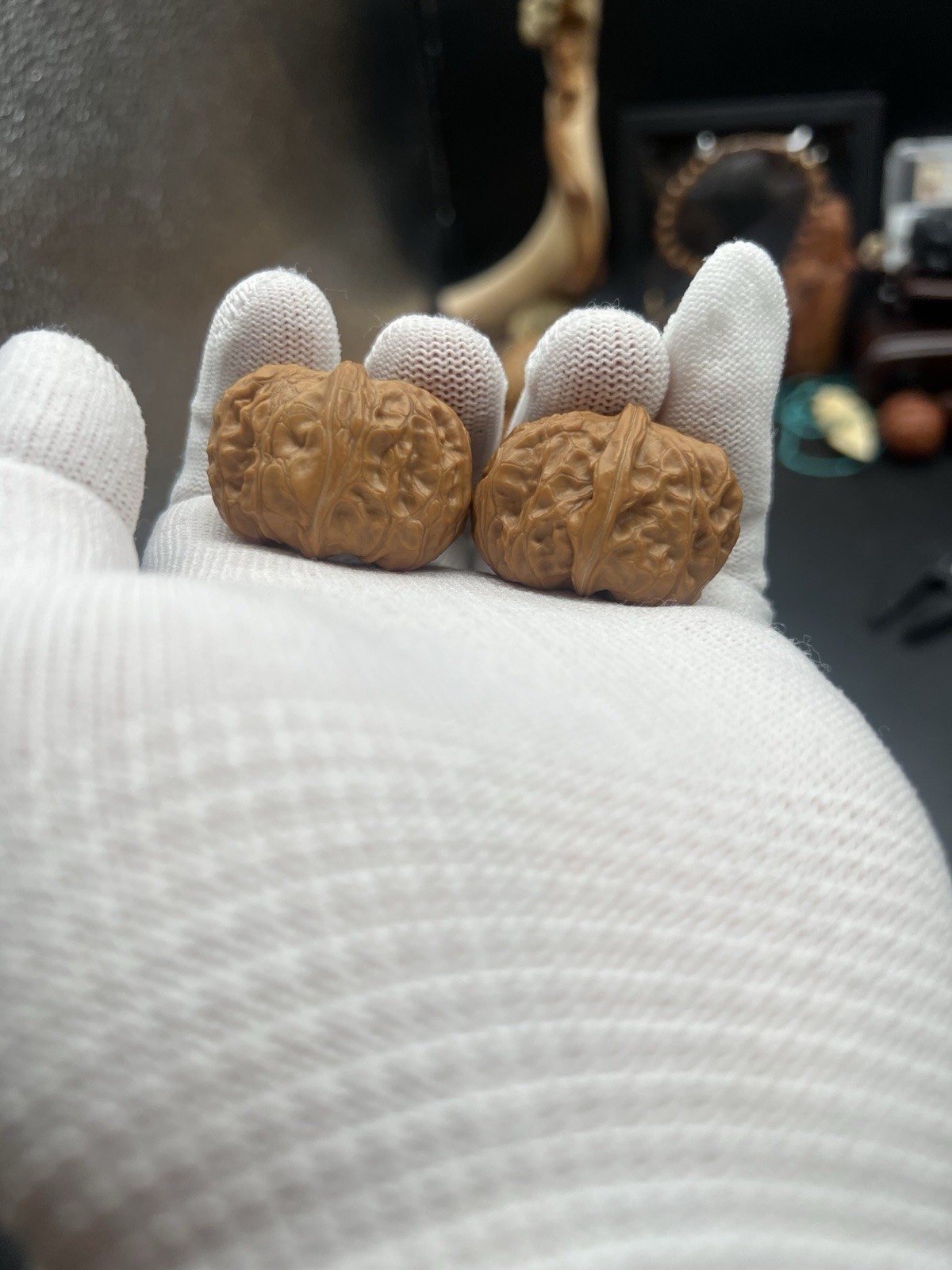 Pair of Match Chinese Health Walnut 27×36×26mm 精配文玩核桃～小众门头沟元宝