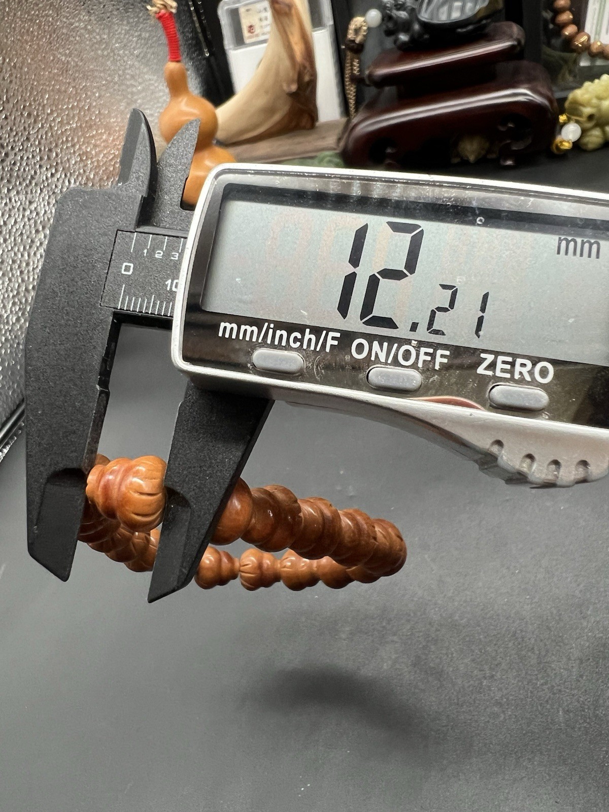 11x12mm dragon patterned peach pit carved gourd bracelet 龙纹桃核雕刻小葫芦手串