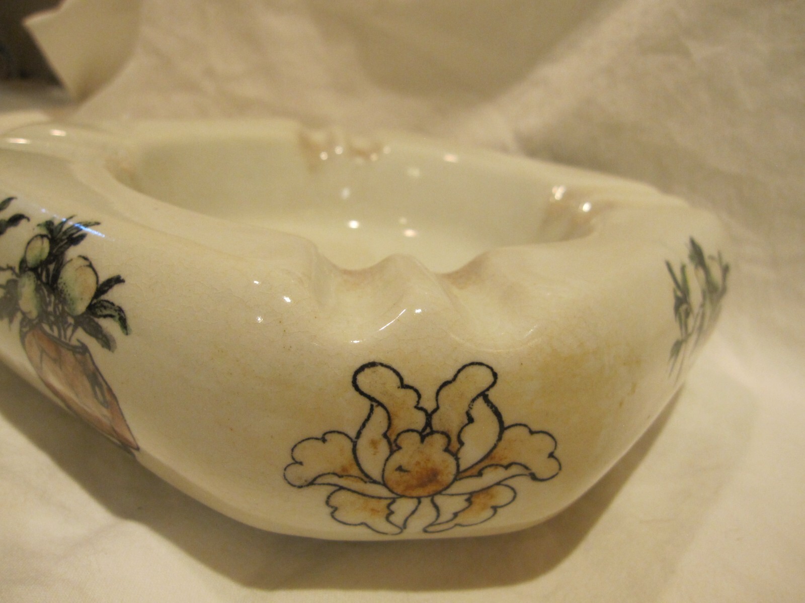 VINTAGE ASHTRAY RARE ASIAN CHINESE LARGE HEAVY POTERY MEN & WOMAN w/FLOWERS
