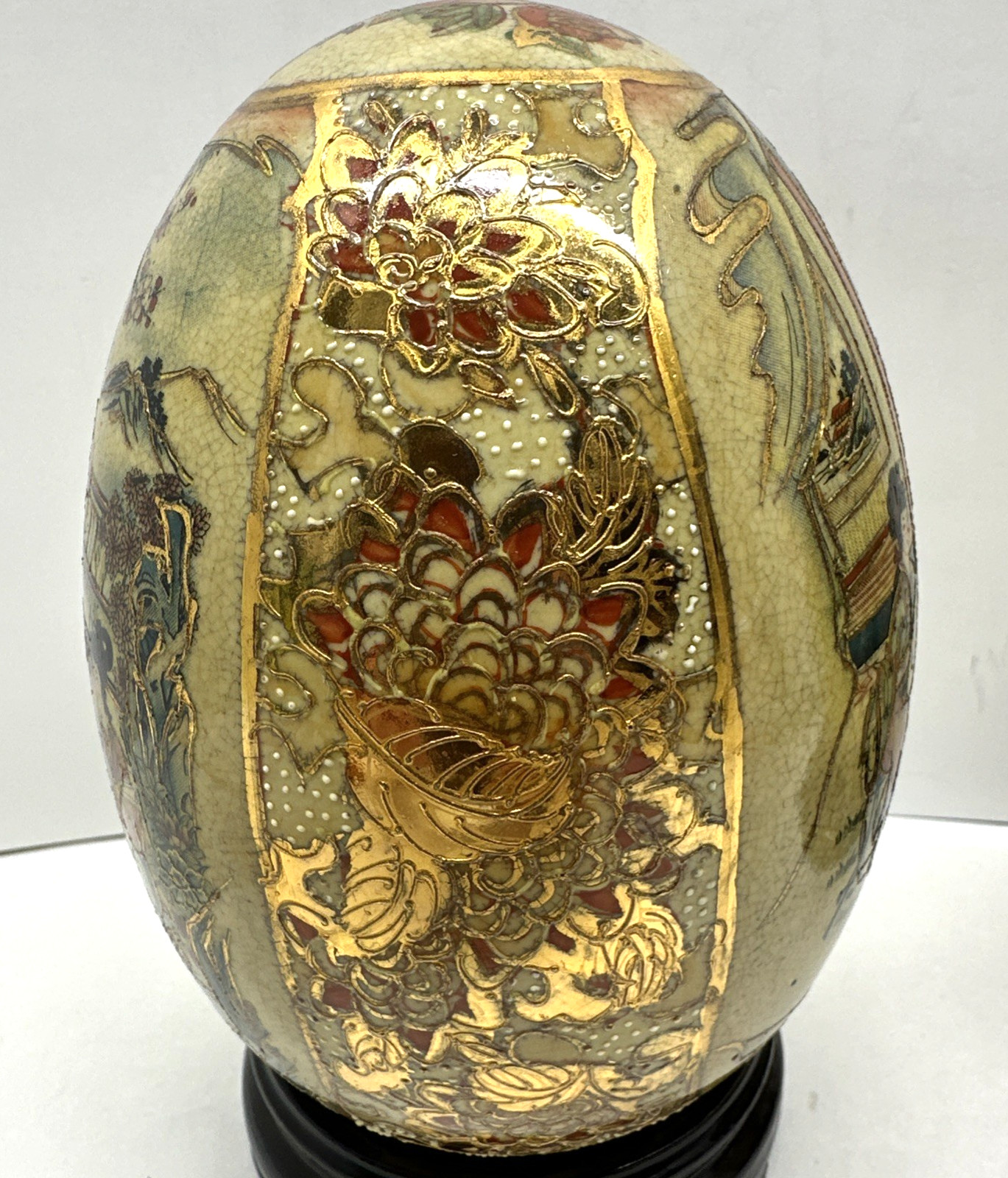 Chinese Decor Satsuma Hand Painted Porcelain Egg Geisha Wood Base 6” Gold Gild 2