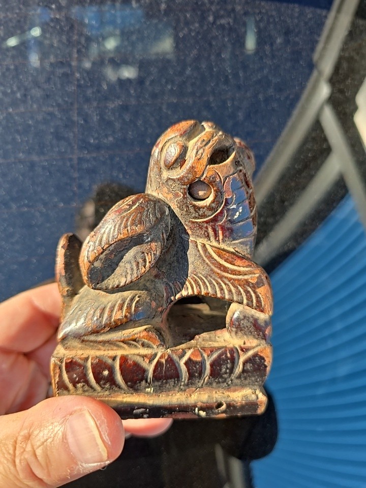 Pair of Vintage Chinese Carved Wood Foo Dogs Guardian Lions Statues Bookends 7″