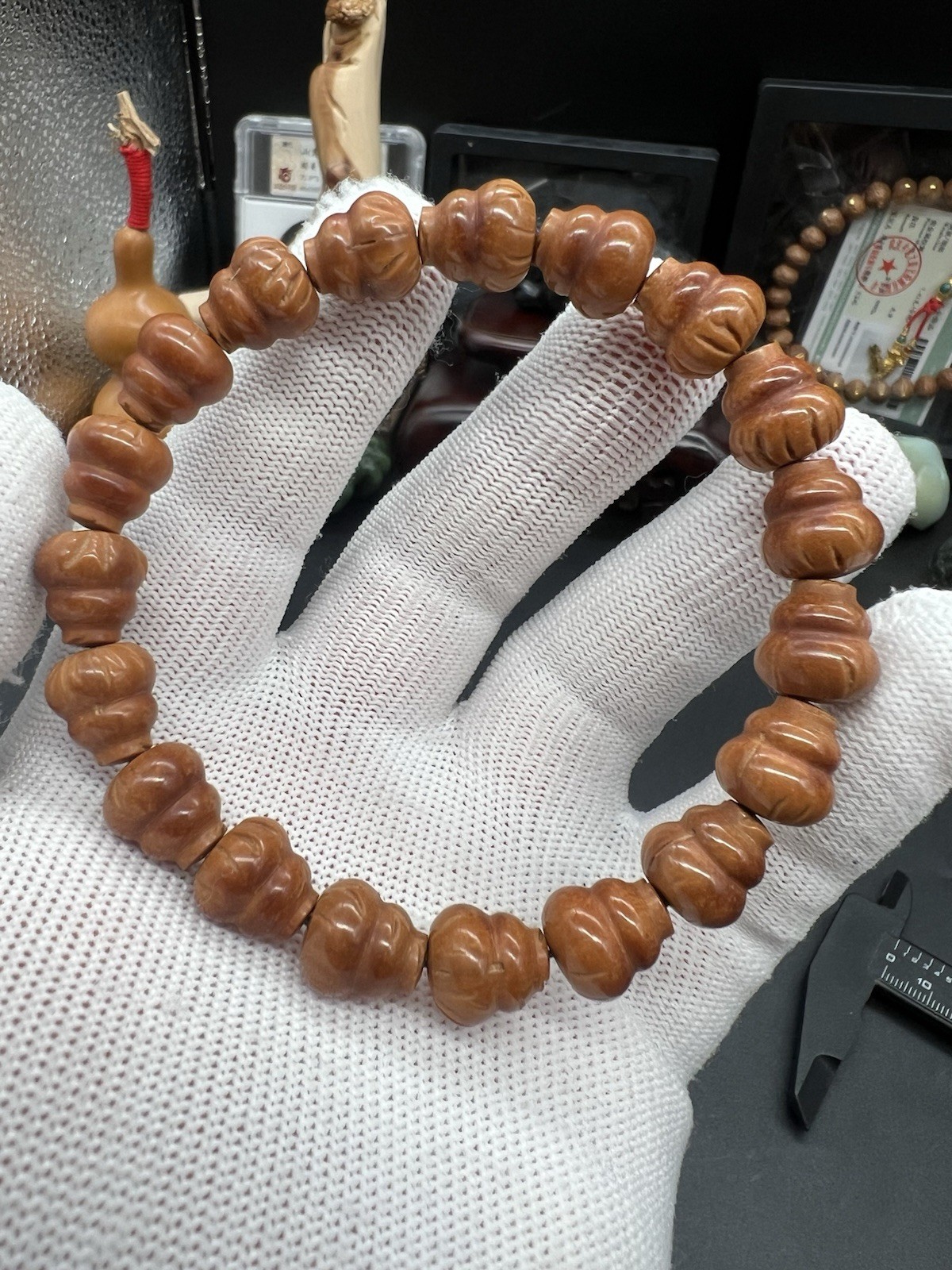11x12mm dragon patterned peach pit carved gourd bracelet 龙纹桃核雕刻小葫芦手串