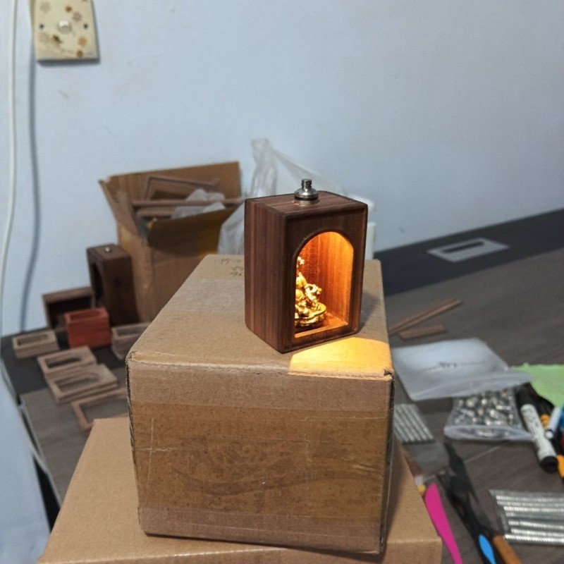 Mini Walnut Wood Shrine 5.8x4x3cm for 2.5-4.5cm Buddha Statues