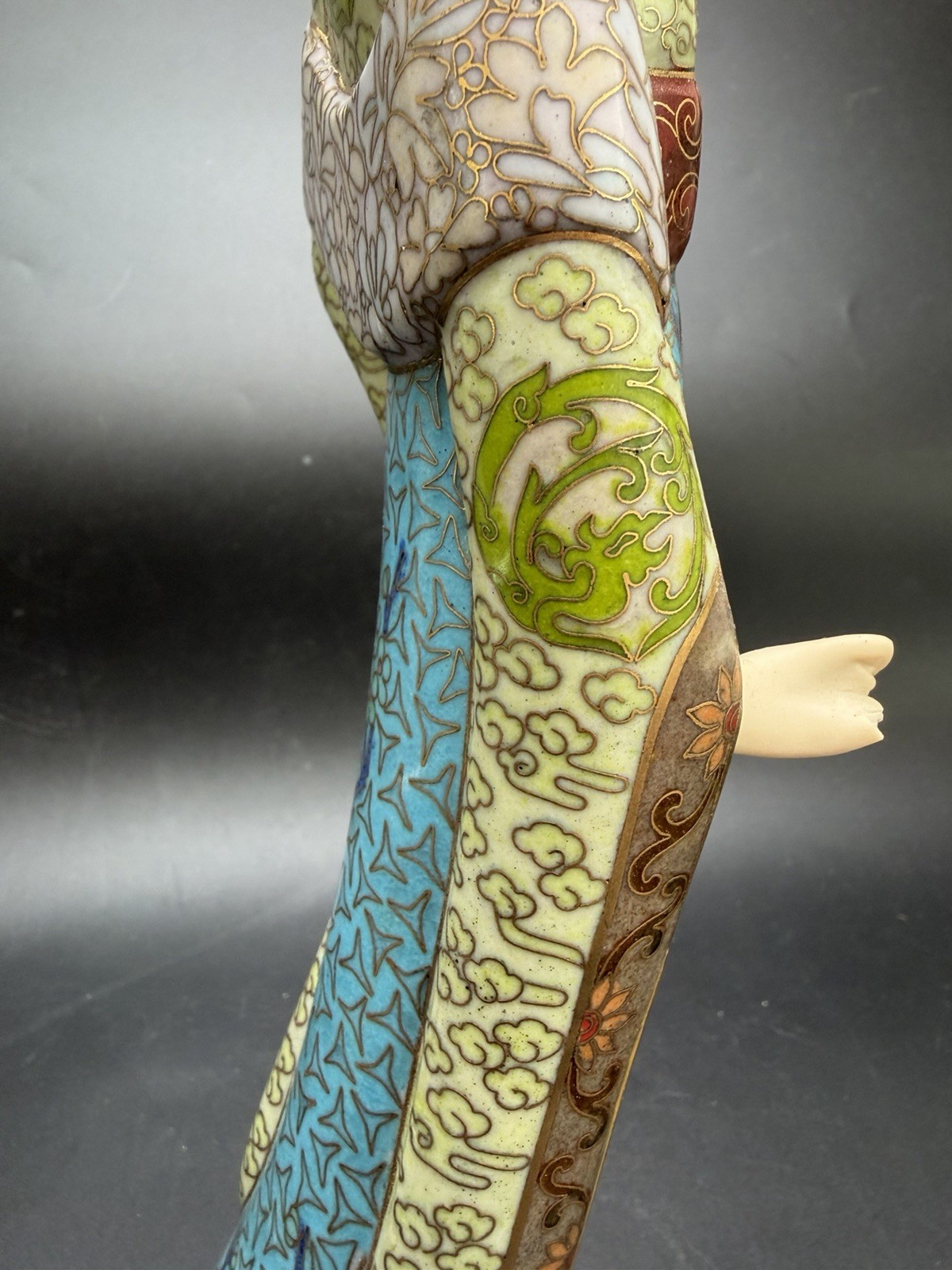 Gorgeous VTG Traditional Cloisonne Lady Figure Brass Enamel On Wood Base 13.5”