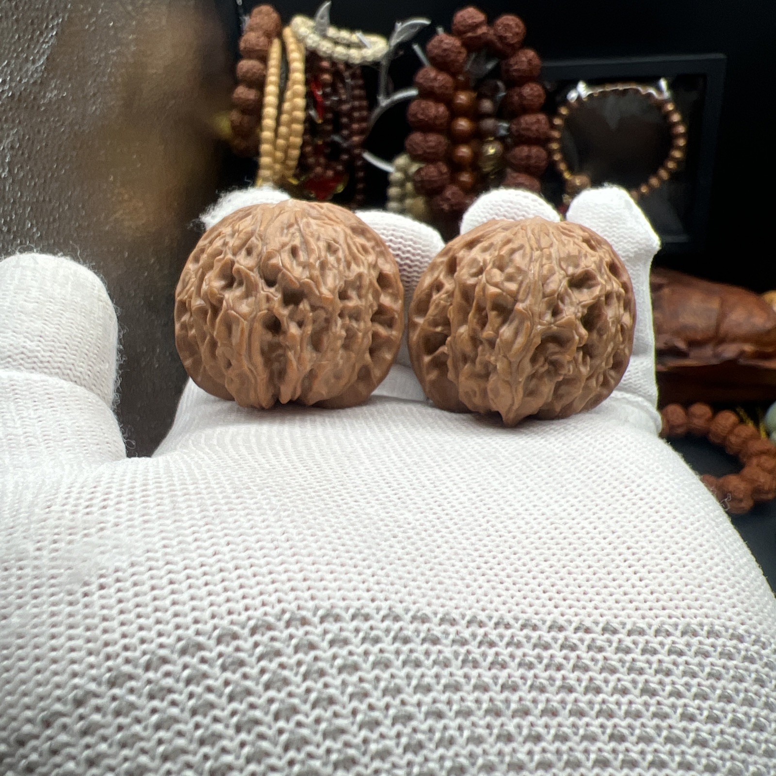 Pair of Match Chinese Health Walnut 40×39×36mm精配文玩核桃～磨盘