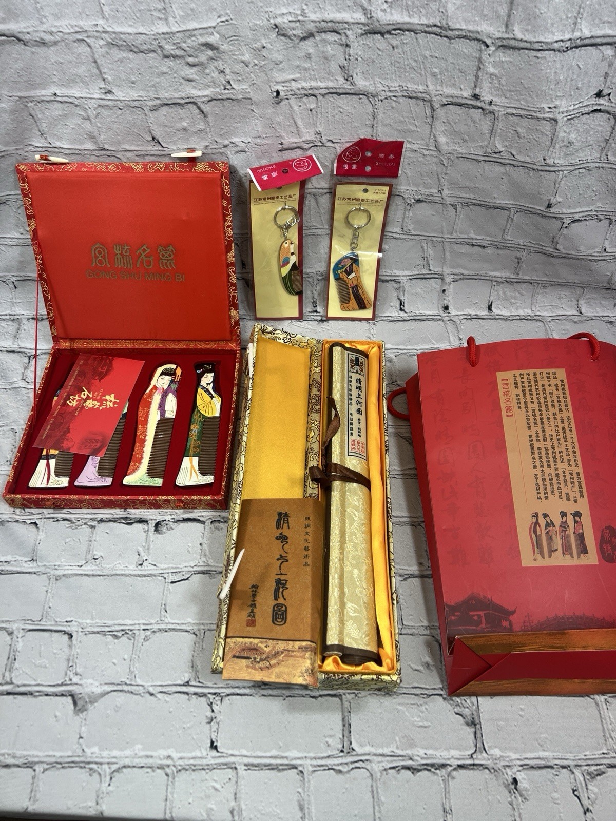 Chinese Cultural Gift Set Lot Scroll Art Traditional Combs Keychains Boxed