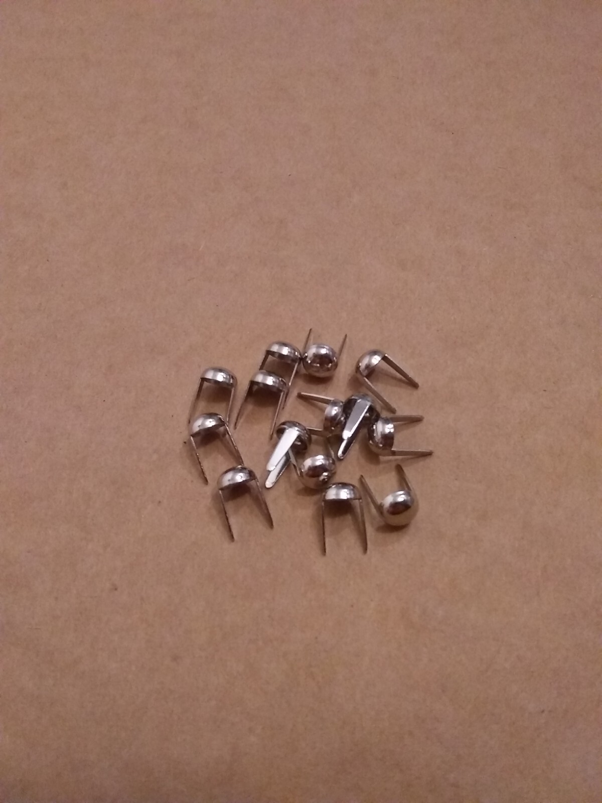 1/4″ Nickel / Solid Brass Round Spots / Studs For Leather 5/16″ Prongs (250 pk)