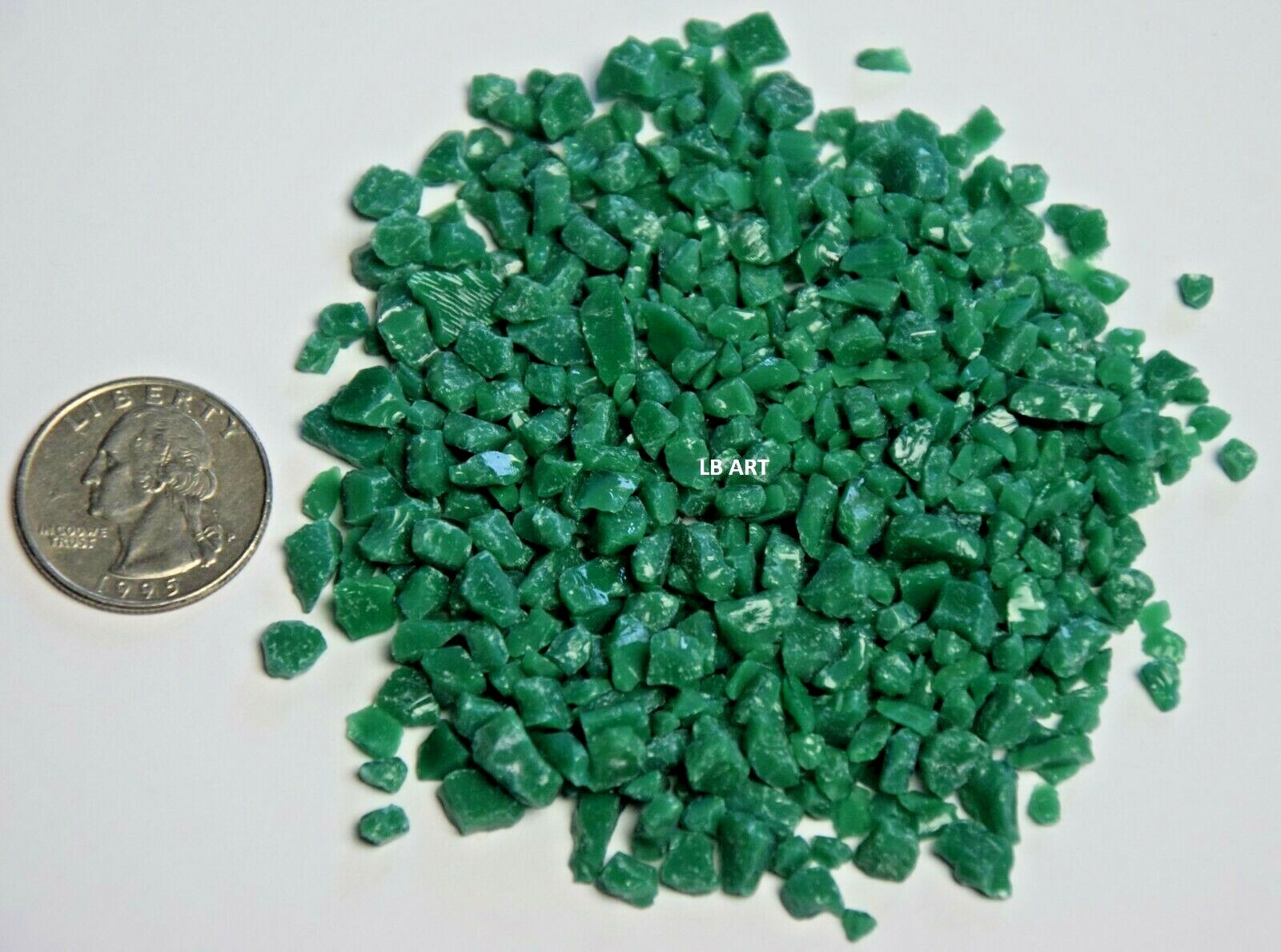0145.03 – 1oz JADE GREEN OPALESCENT BULLSEYE GLASS COURSE FRIT 90 COE